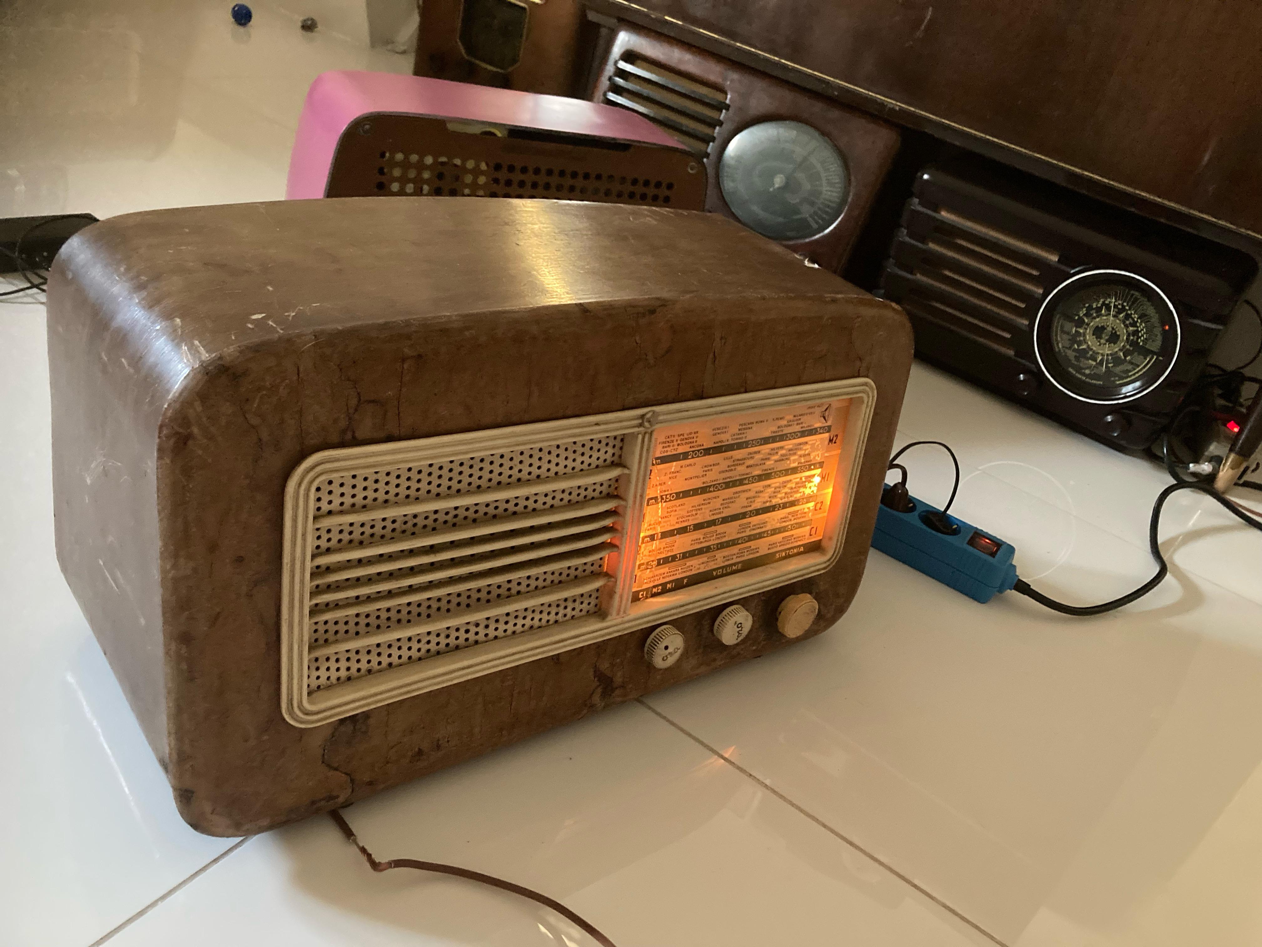 I heard a loud bang and then the room smelled like something burnt.. So