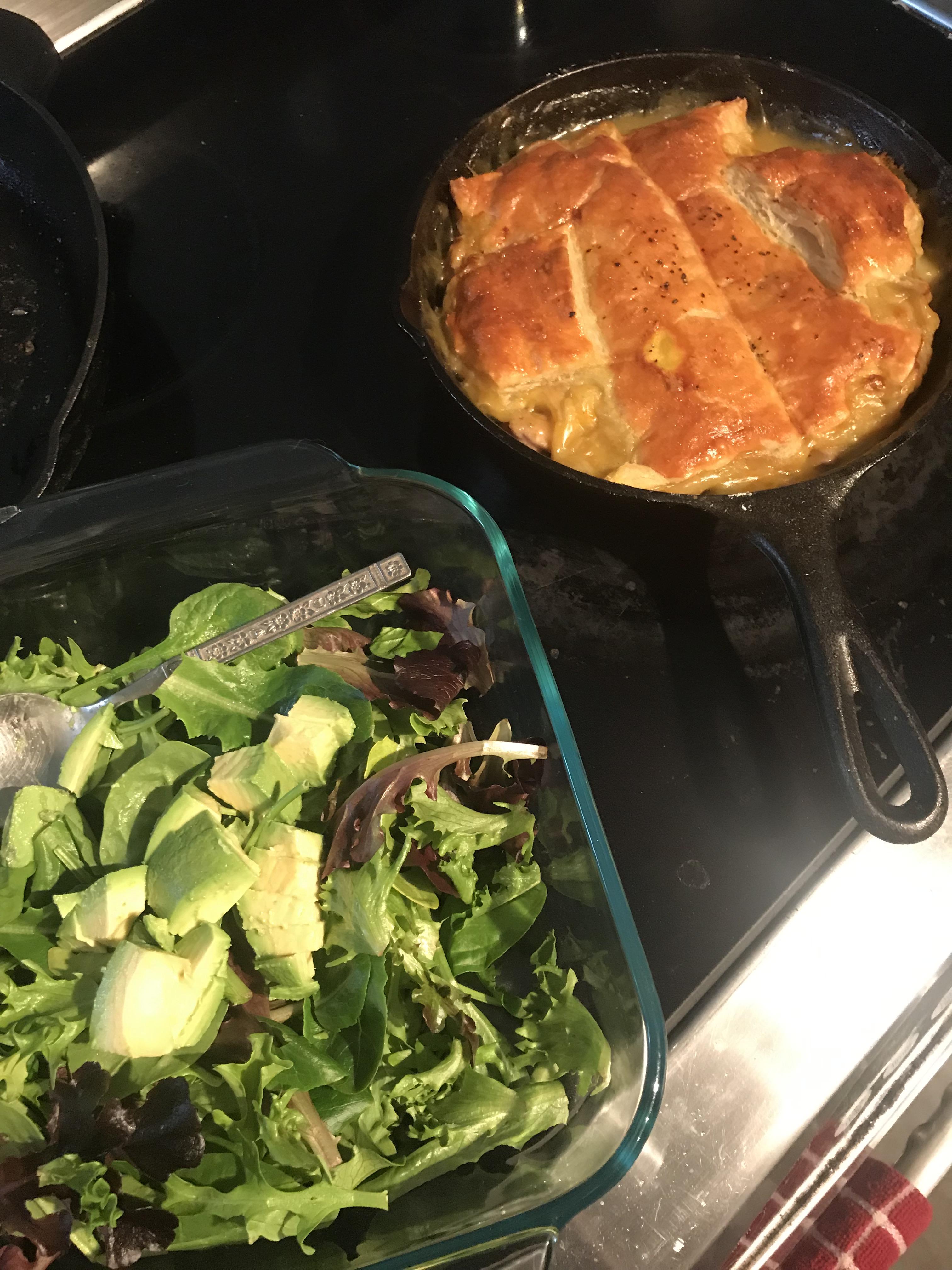Chicken potpie with leftover puff pastry in cast iron r/castiron