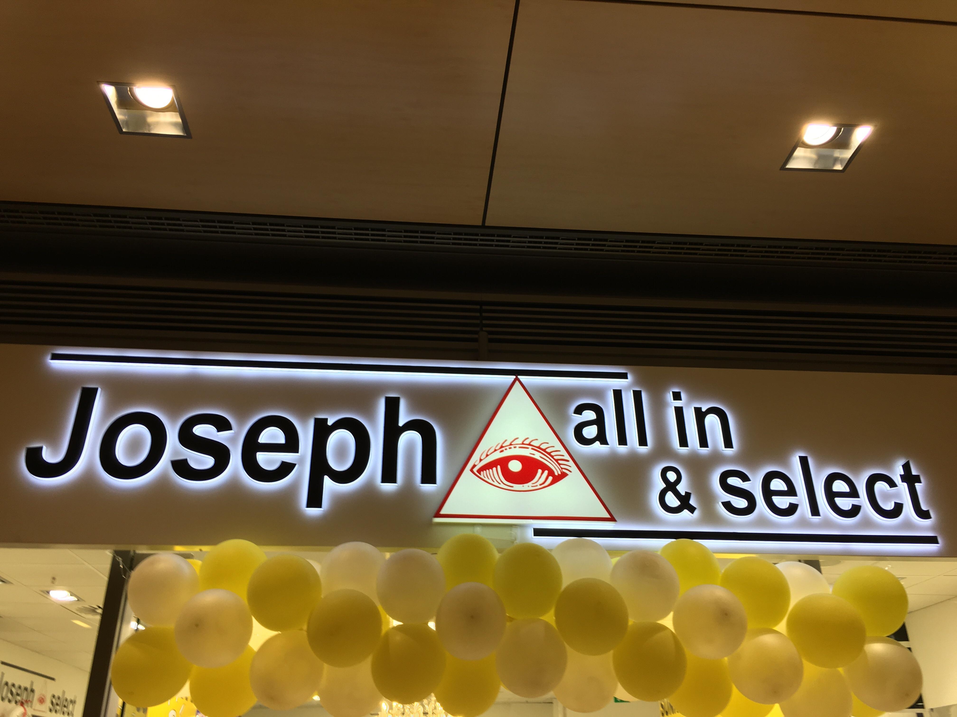 Illuminati confirmed in Hamburg Europa Passage memes