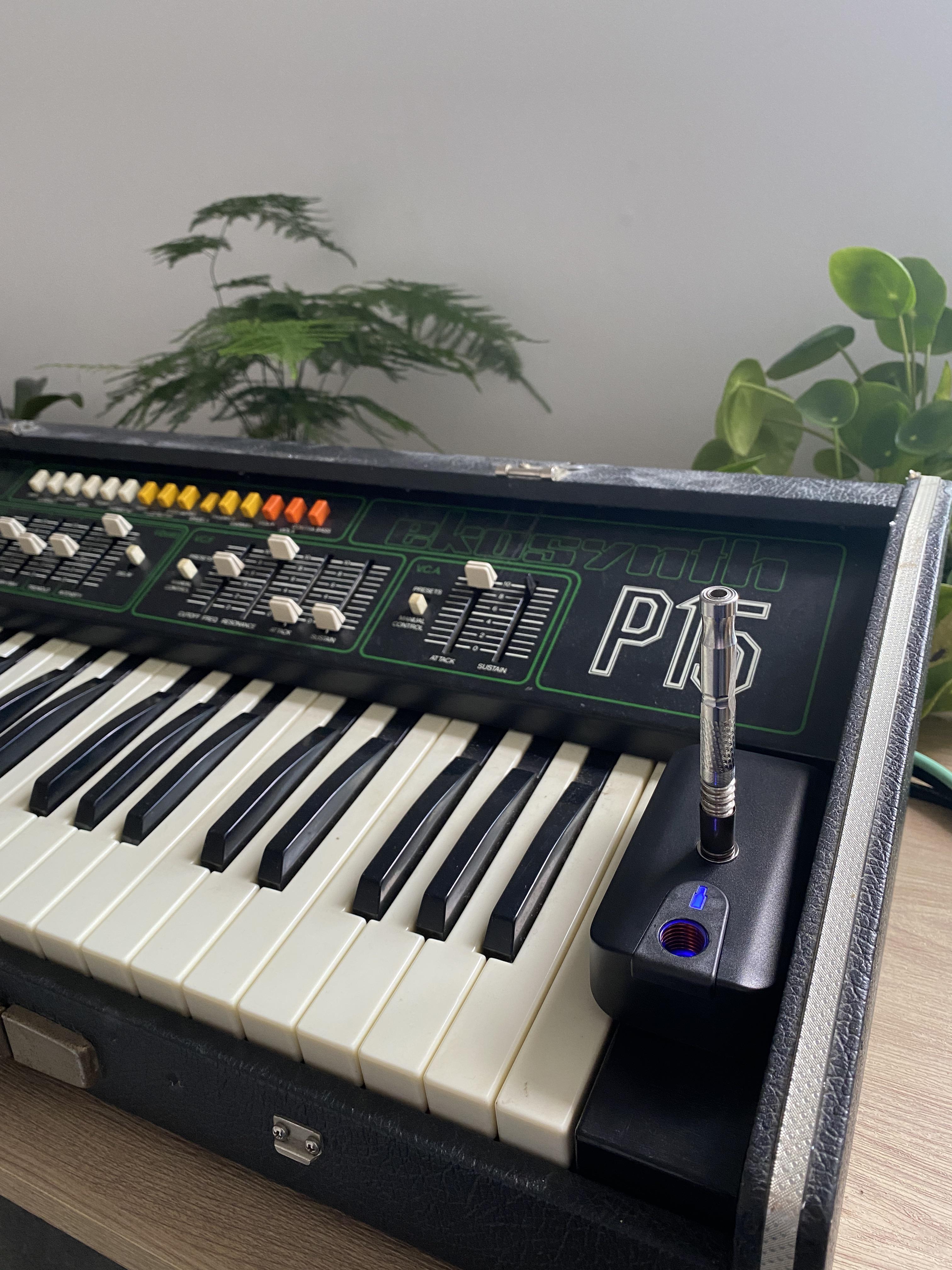 Italian synth from the 70s r/synthesizers