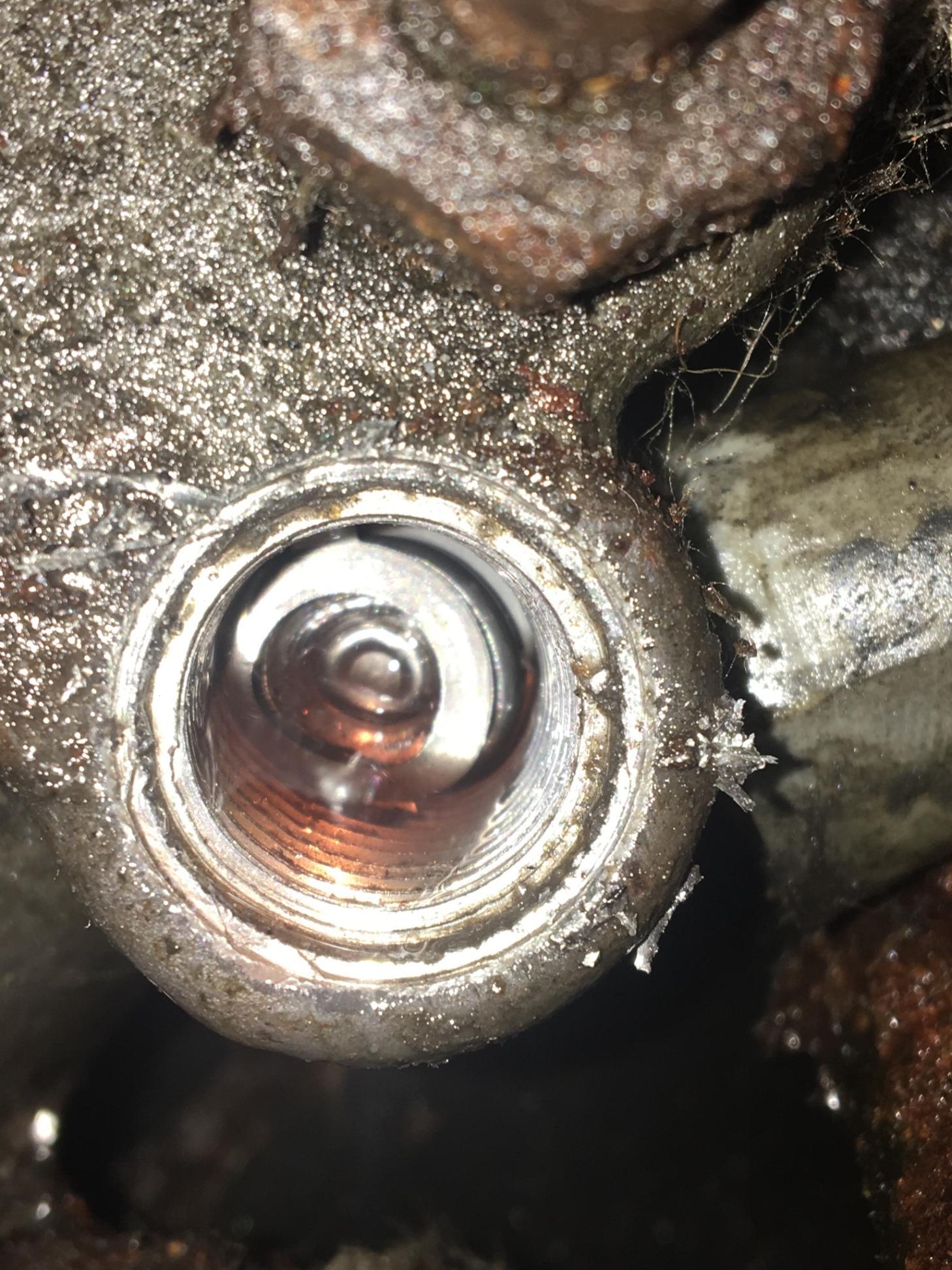 Rack and pinion highpressure inlet, normal? r/MechanicAdvice