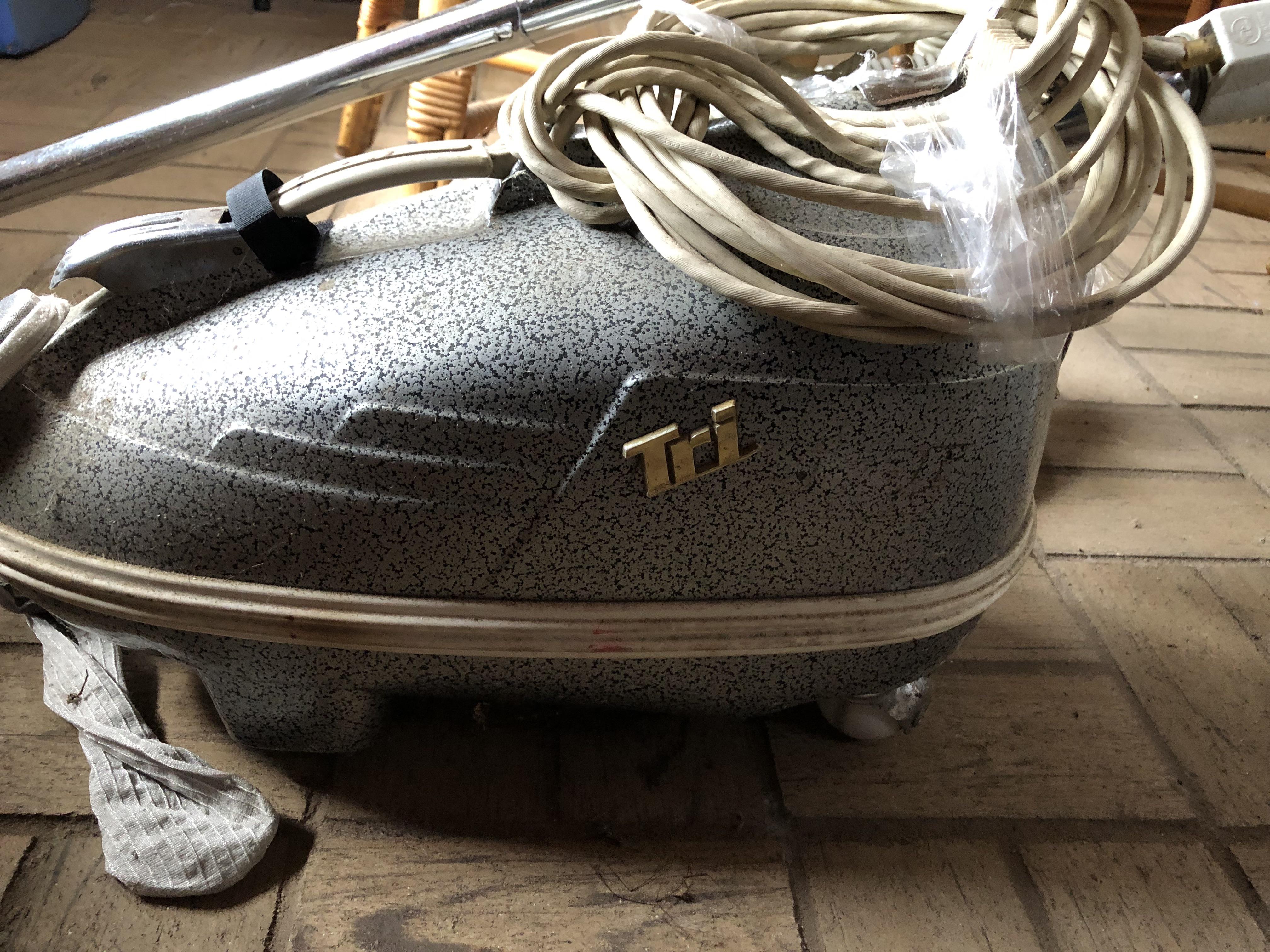 My 30+yearold TriStar vacuum works perfectly. r/vintage