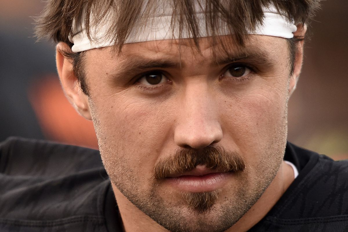 Gardner Minshew looks like he can throw a pig skin a quarter mile. r