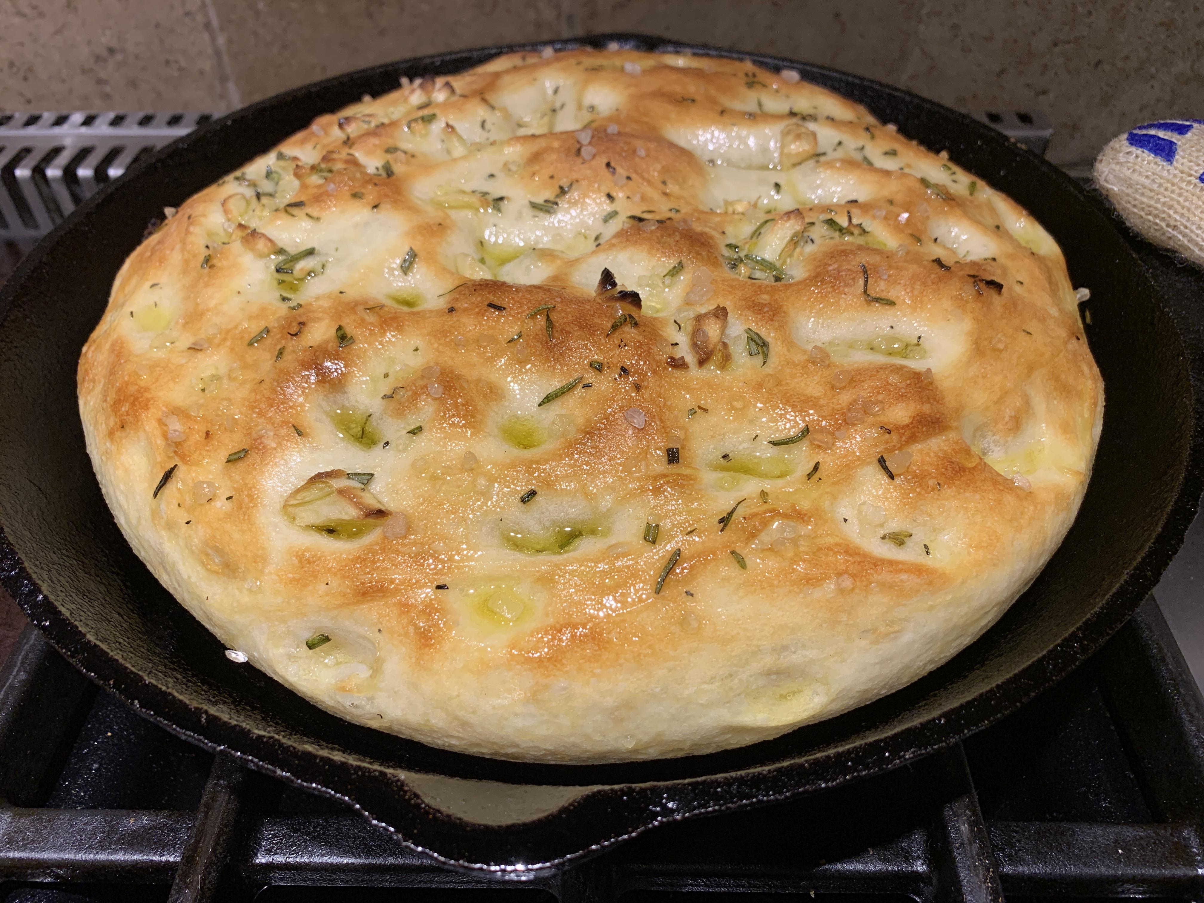 Rosemary Garlic Focaccia r/castiron