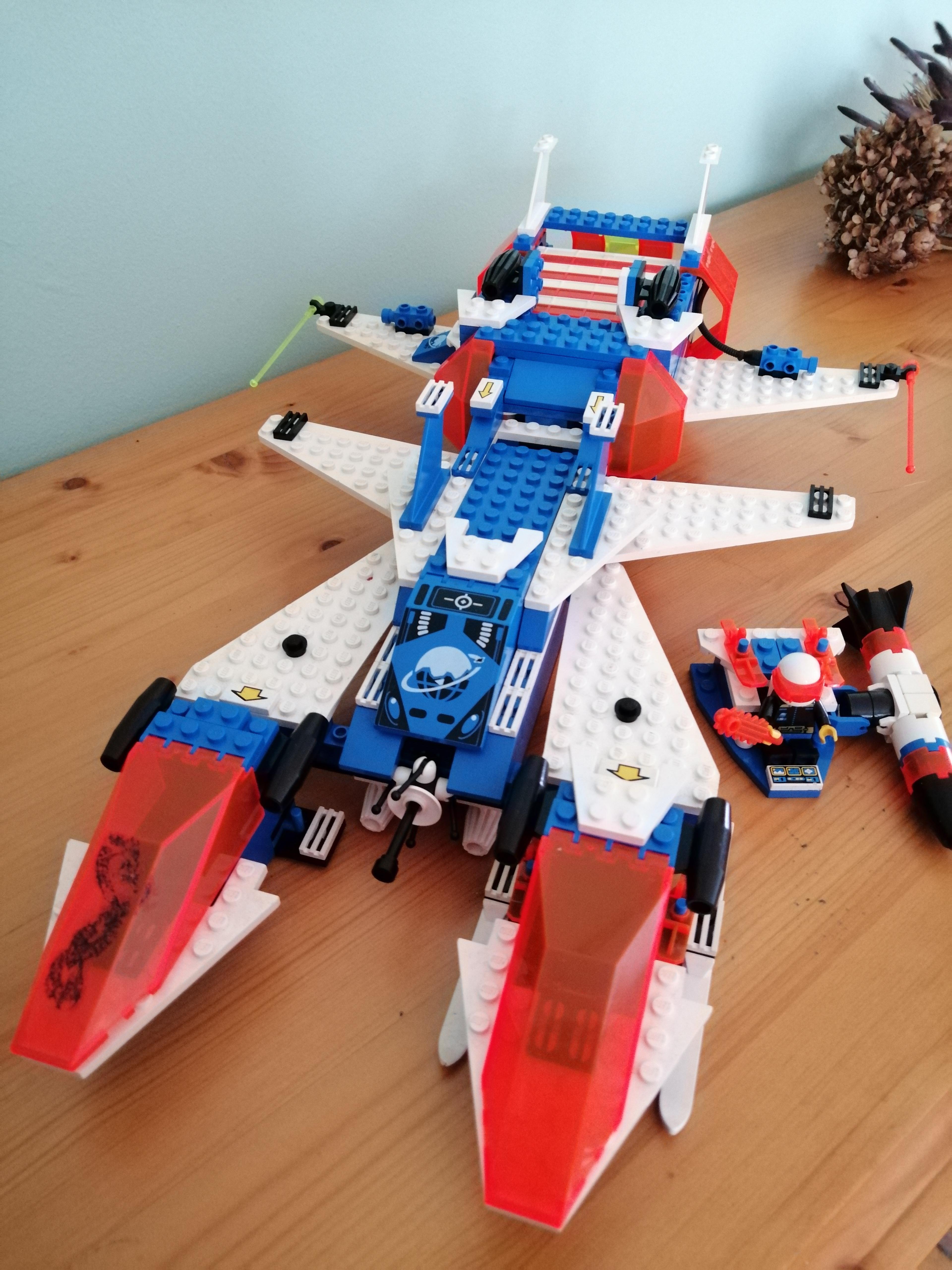 Part 2 of I'm sorting old lego sets my older brothers had back