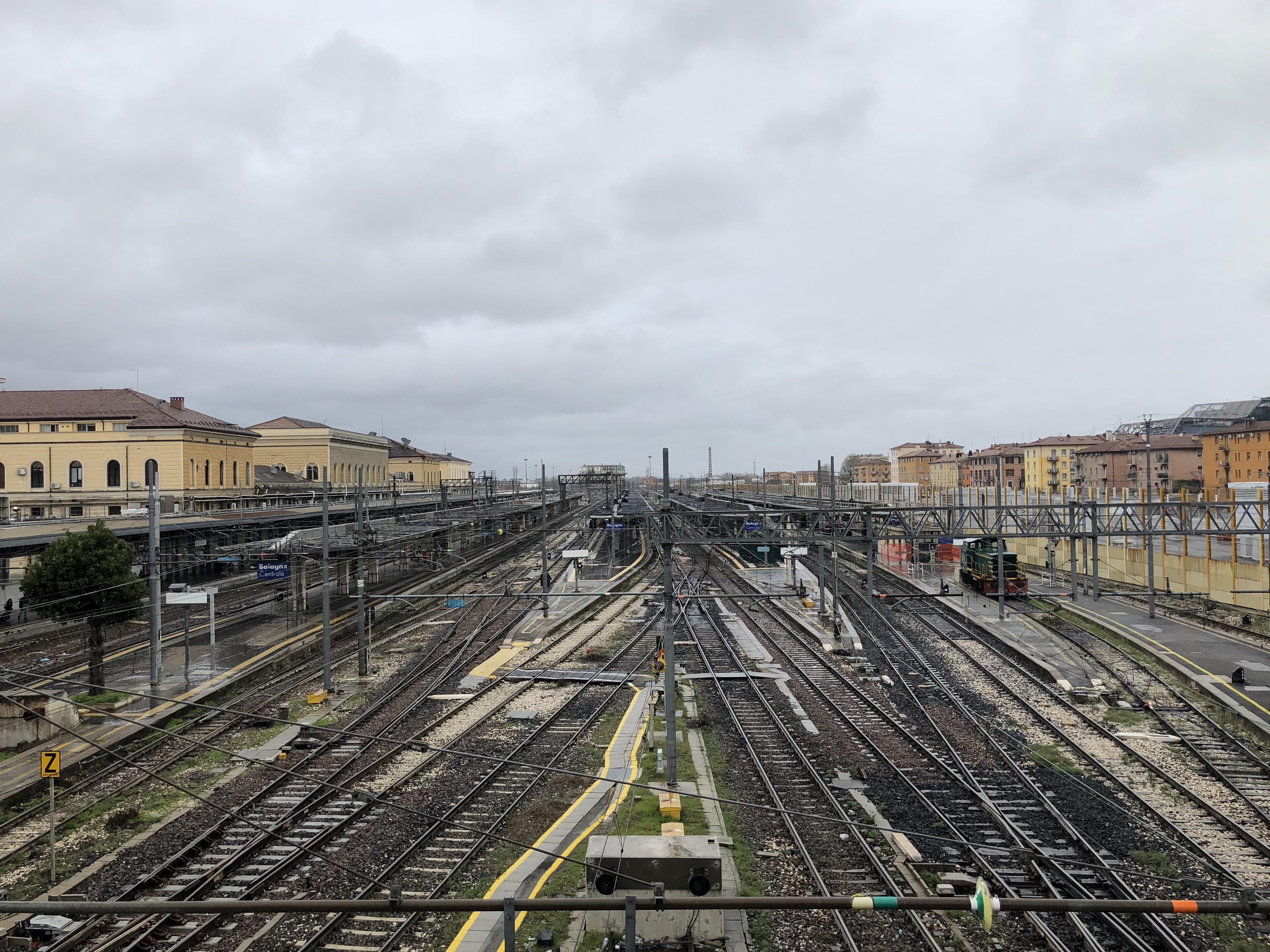 Bologna station, Italy. r/trains