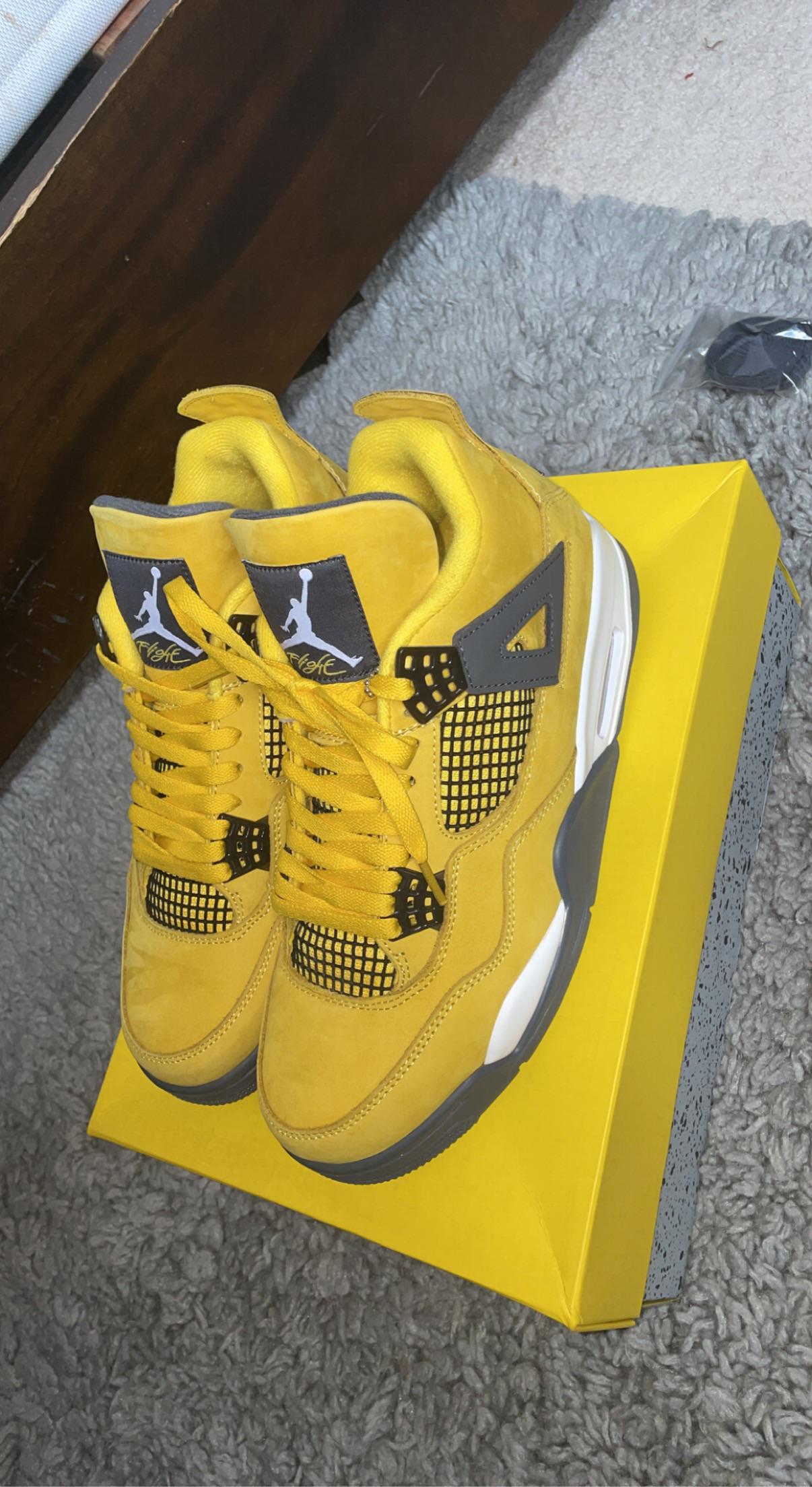 Lightning Jordan 4s just came in 🤤🤩 r/Repsneakers