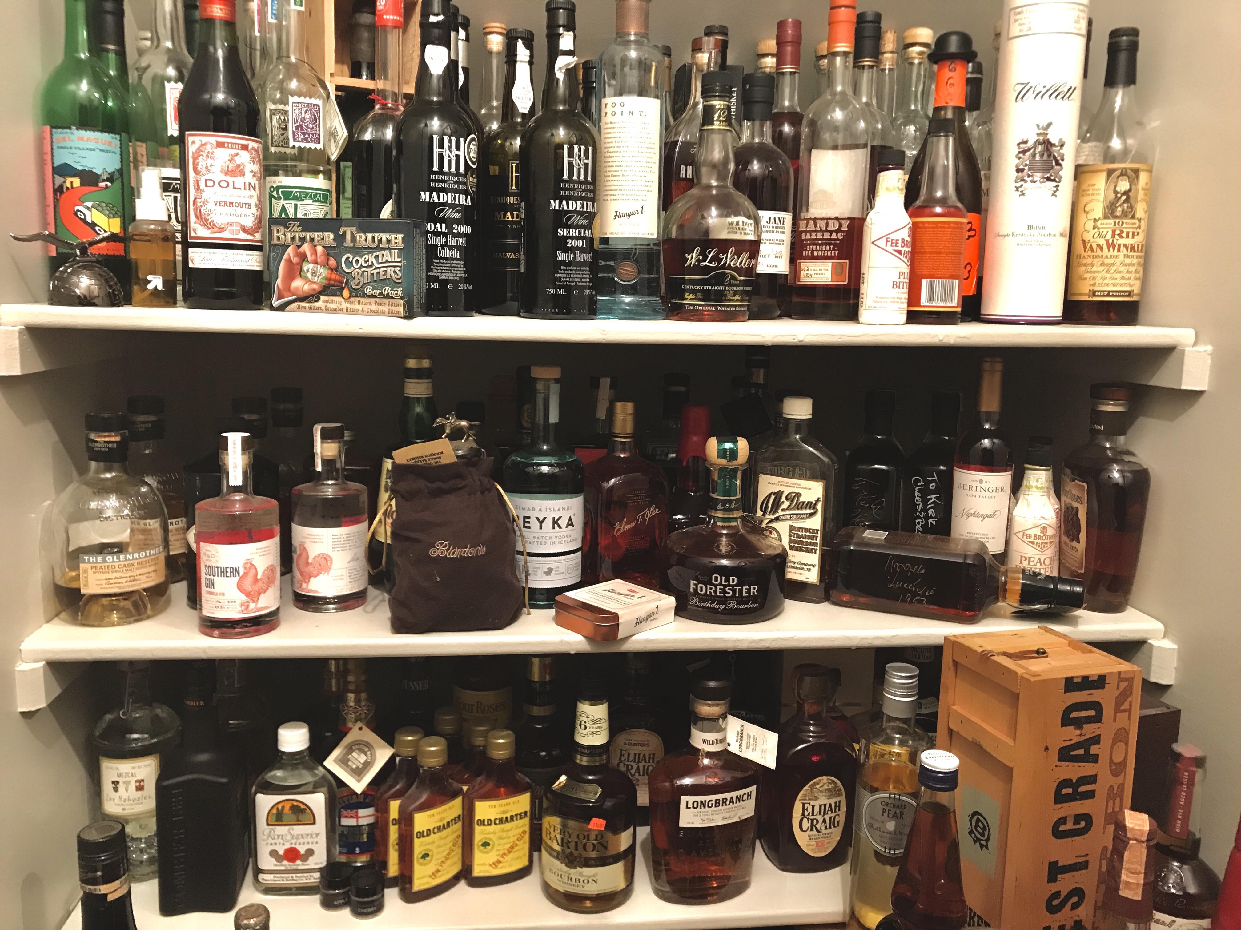 Closet Alcoholic Dandk Organizer