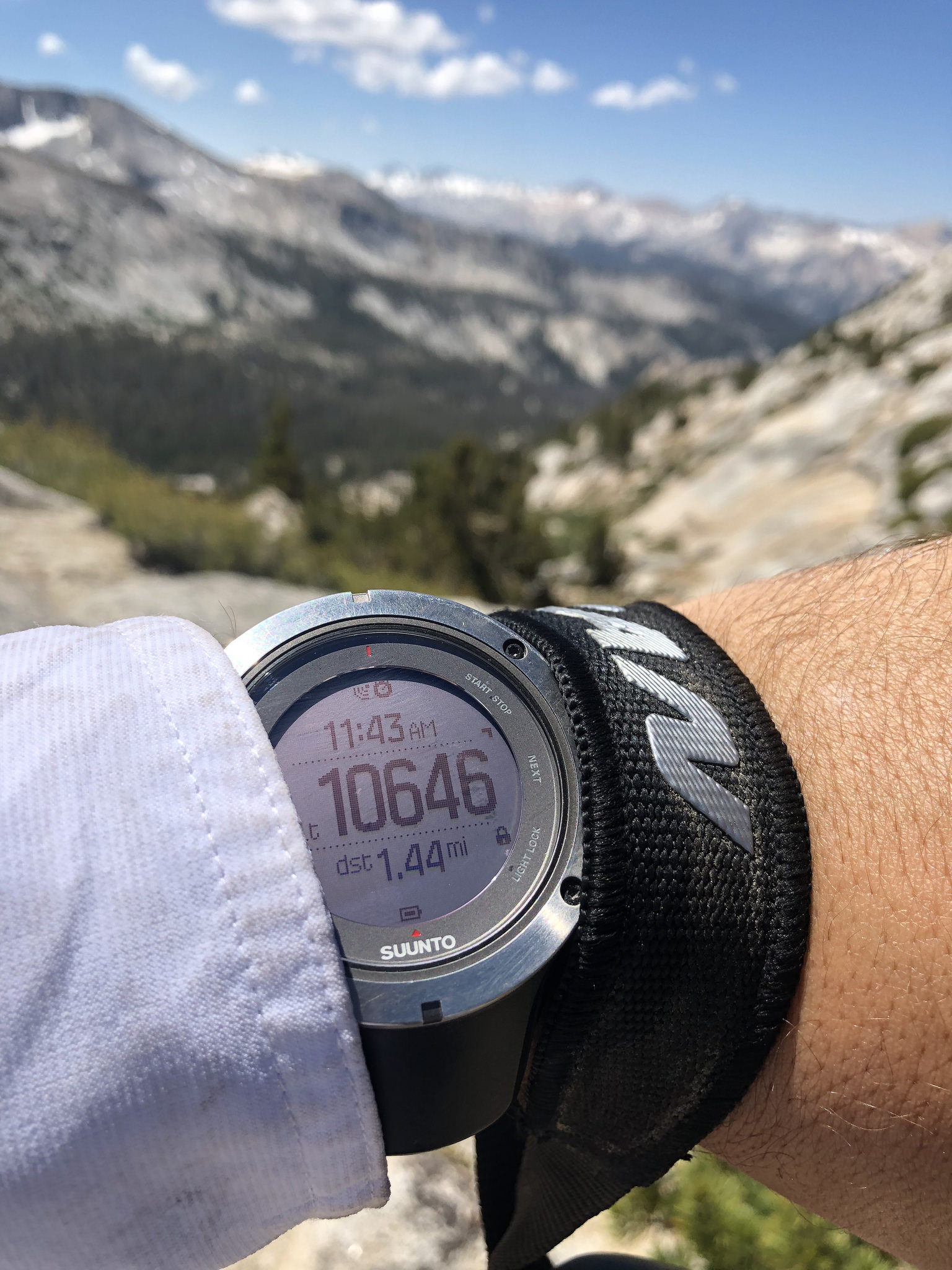 [Suunto] A true tool watch for mountain adventures r/Watches