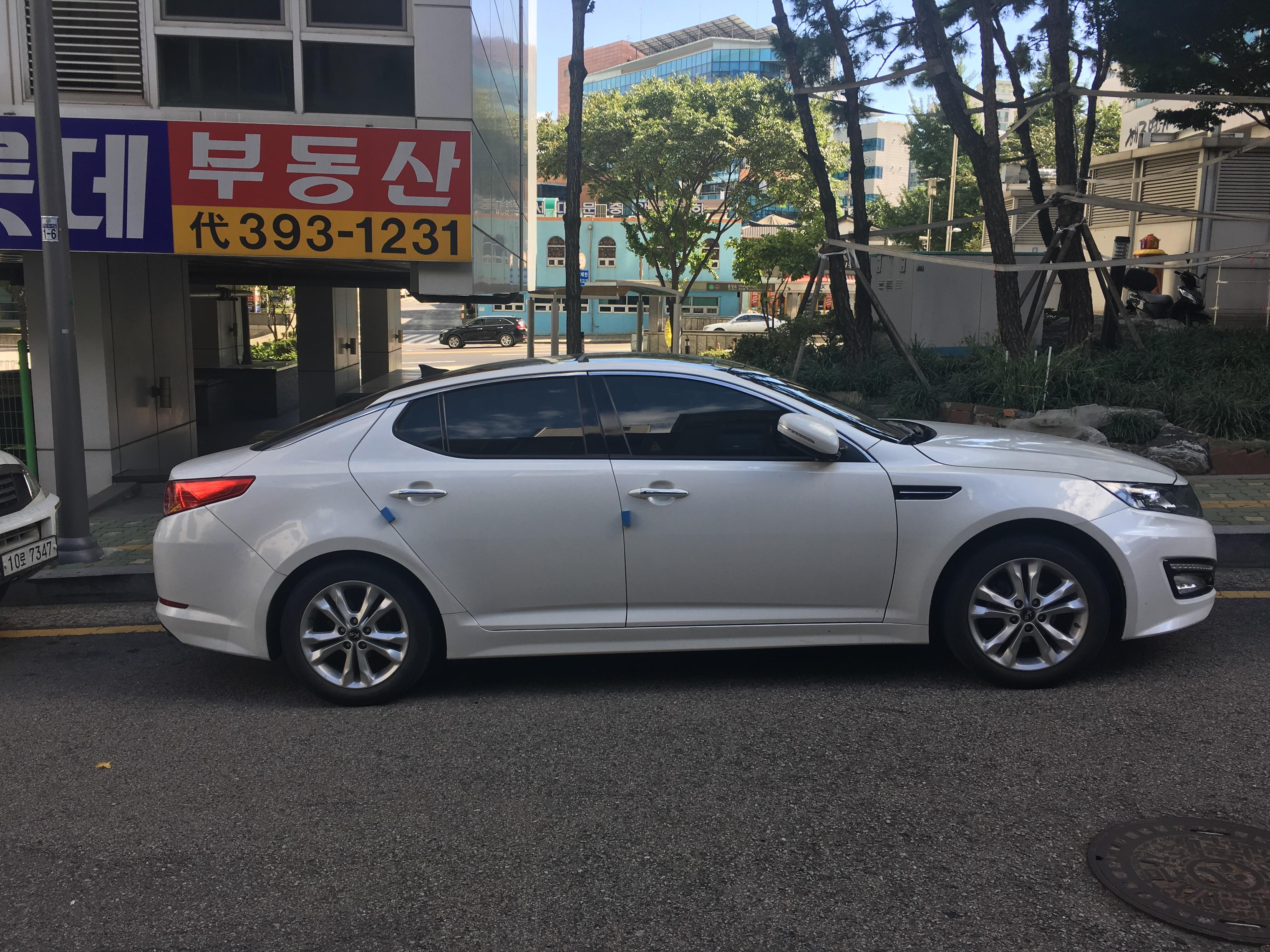 Many people in South Korea keep the dealer foam on their car doors to