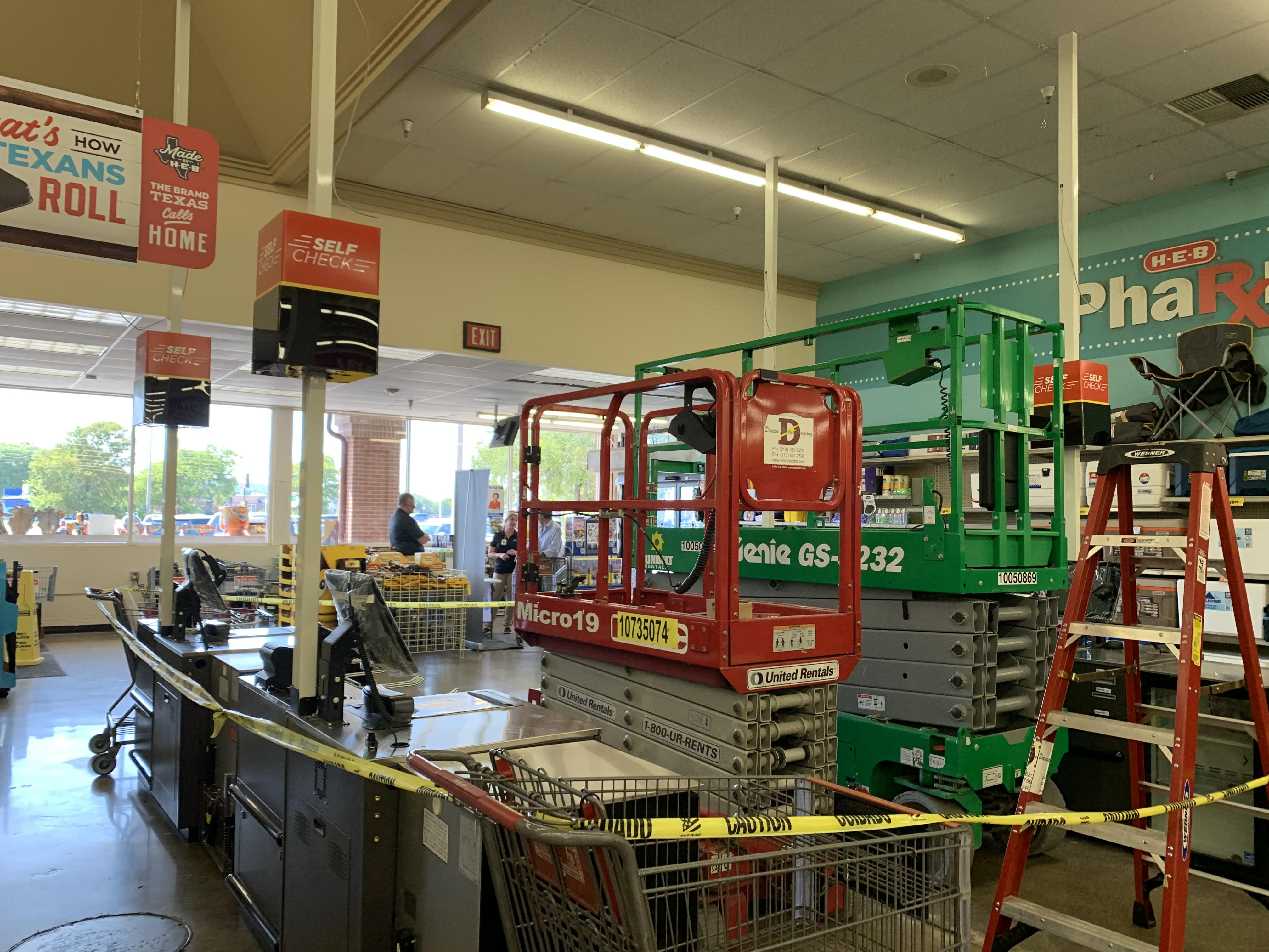 HEB at KERRVILLE is starting to get self check outs. The Main Street