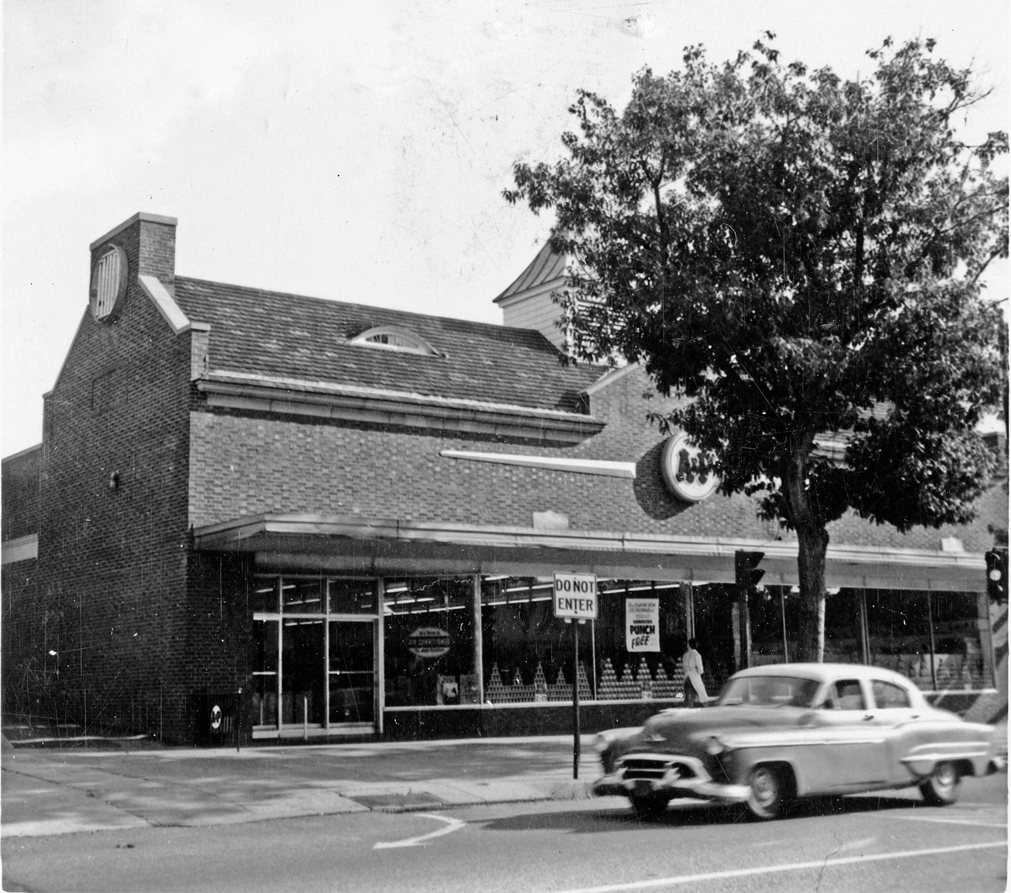 116 Kings Highway, Haddonfield (1958). Today this is "The Shops at 116
