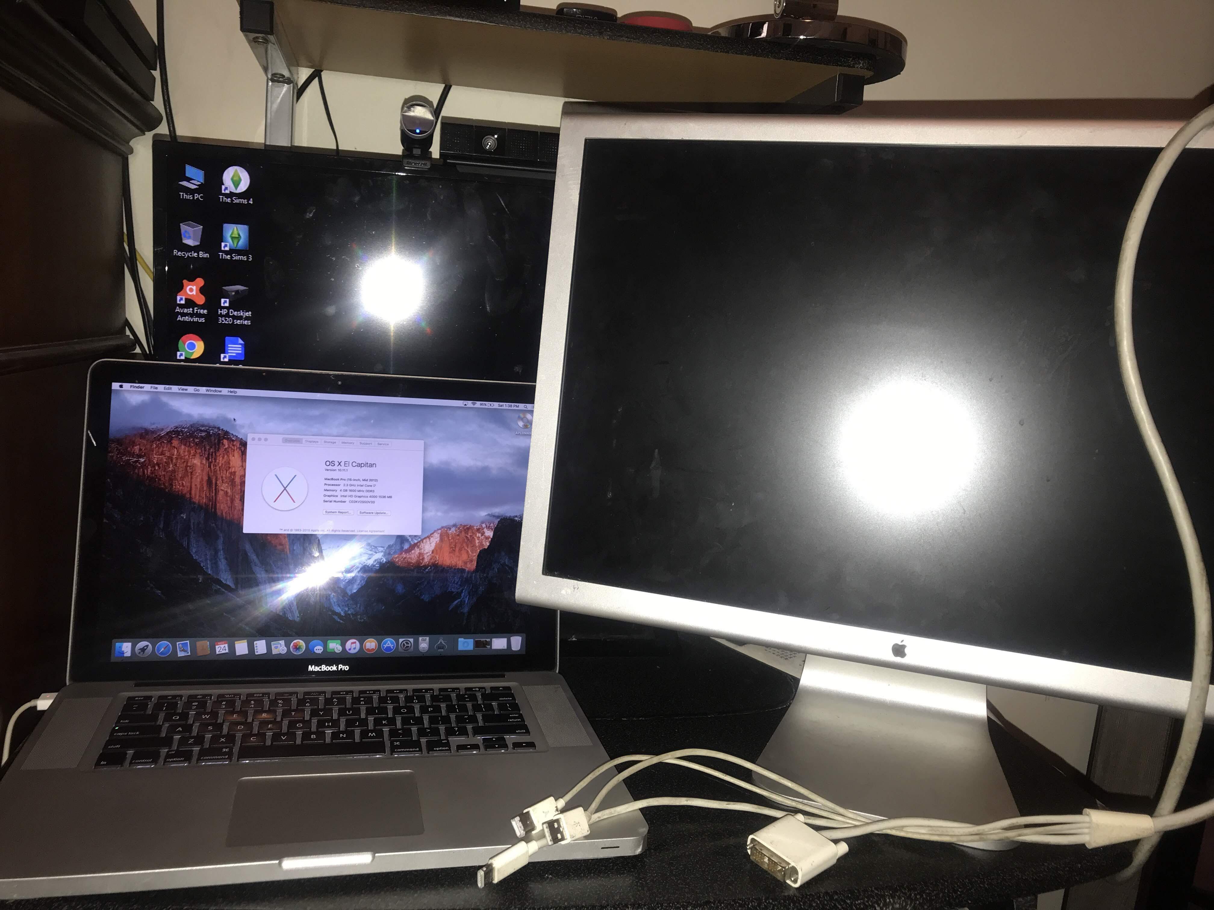 I have a 2012 MacBook Pro and an A1082 Apple Cinema HD display and I