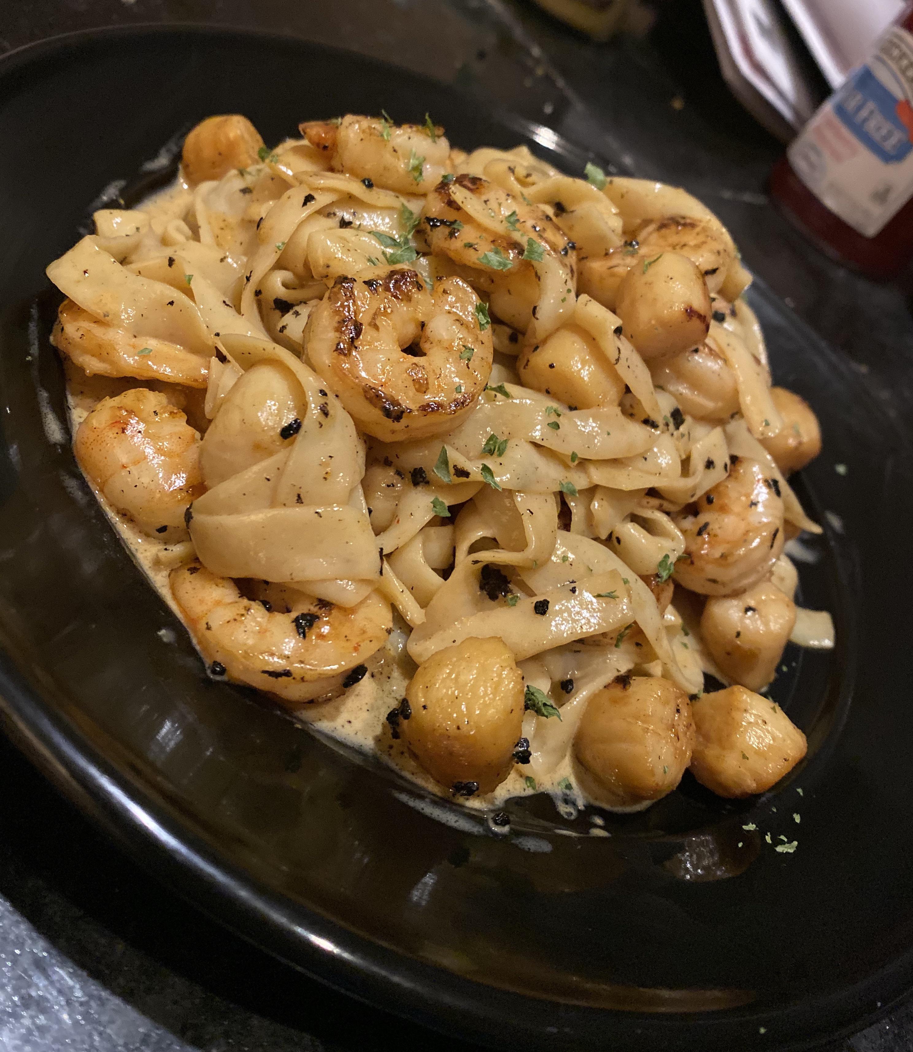 Creamy Garlic Scallops and Shrimp r/ketorecipes