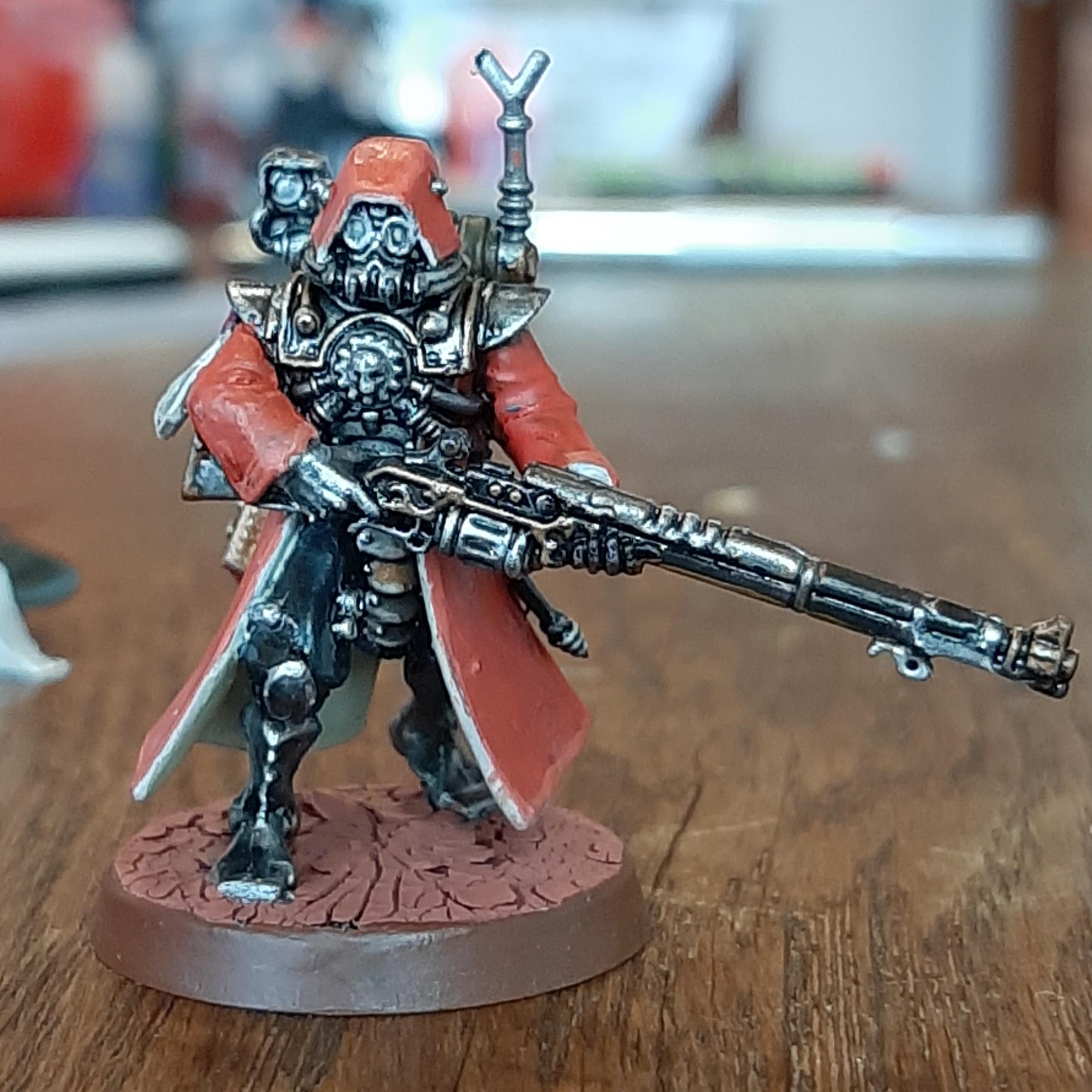 i just finished painting my first warhammer 40k miniature ) r
