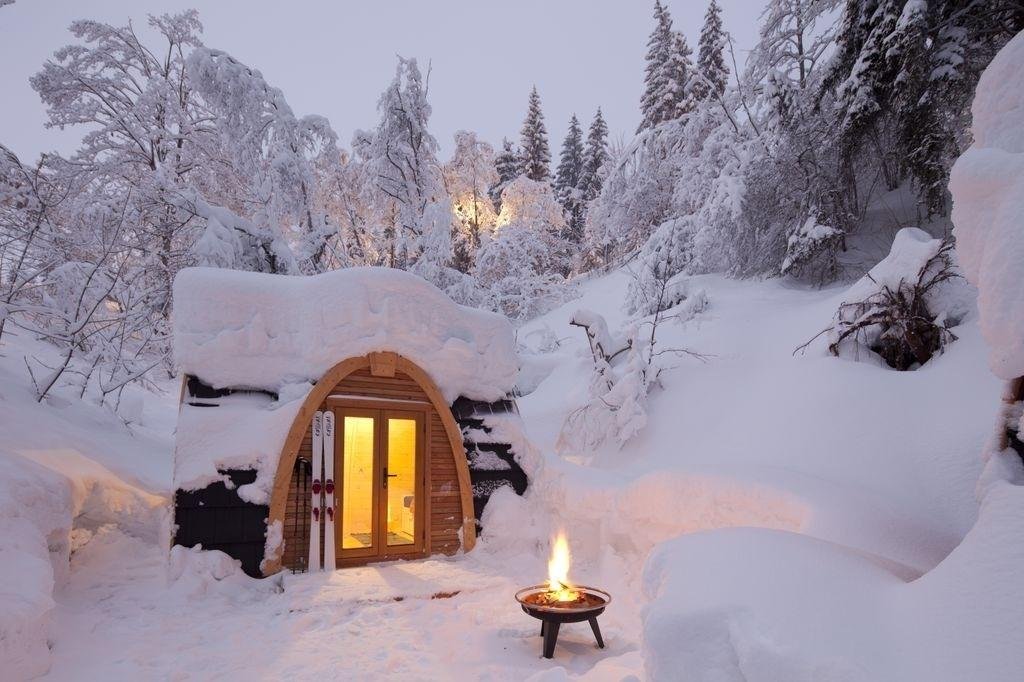 A cozy cabin in the deep snow .. r/CozyPlaces