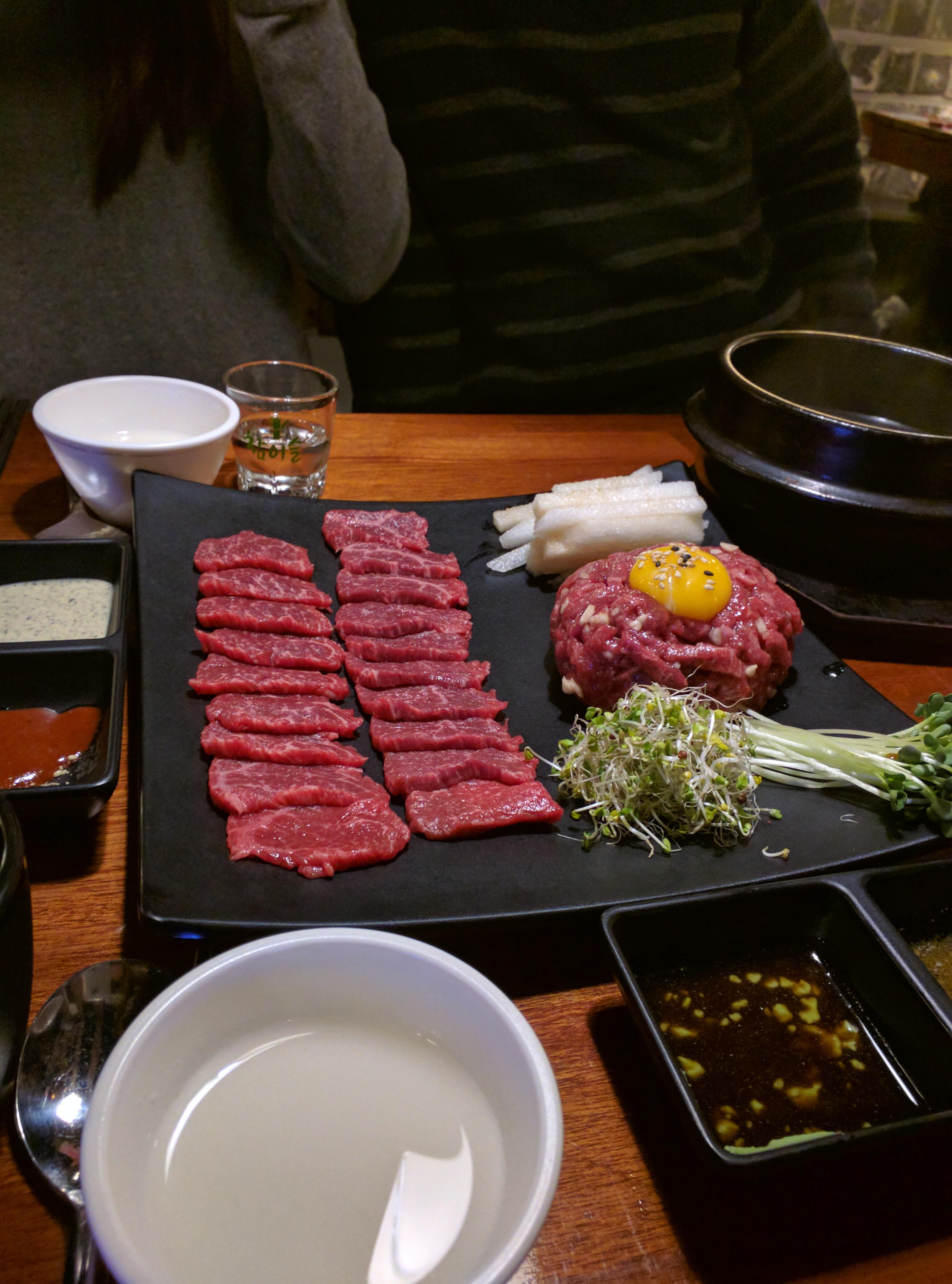 [I ate] raw beef with soju and Makgeolli r/food