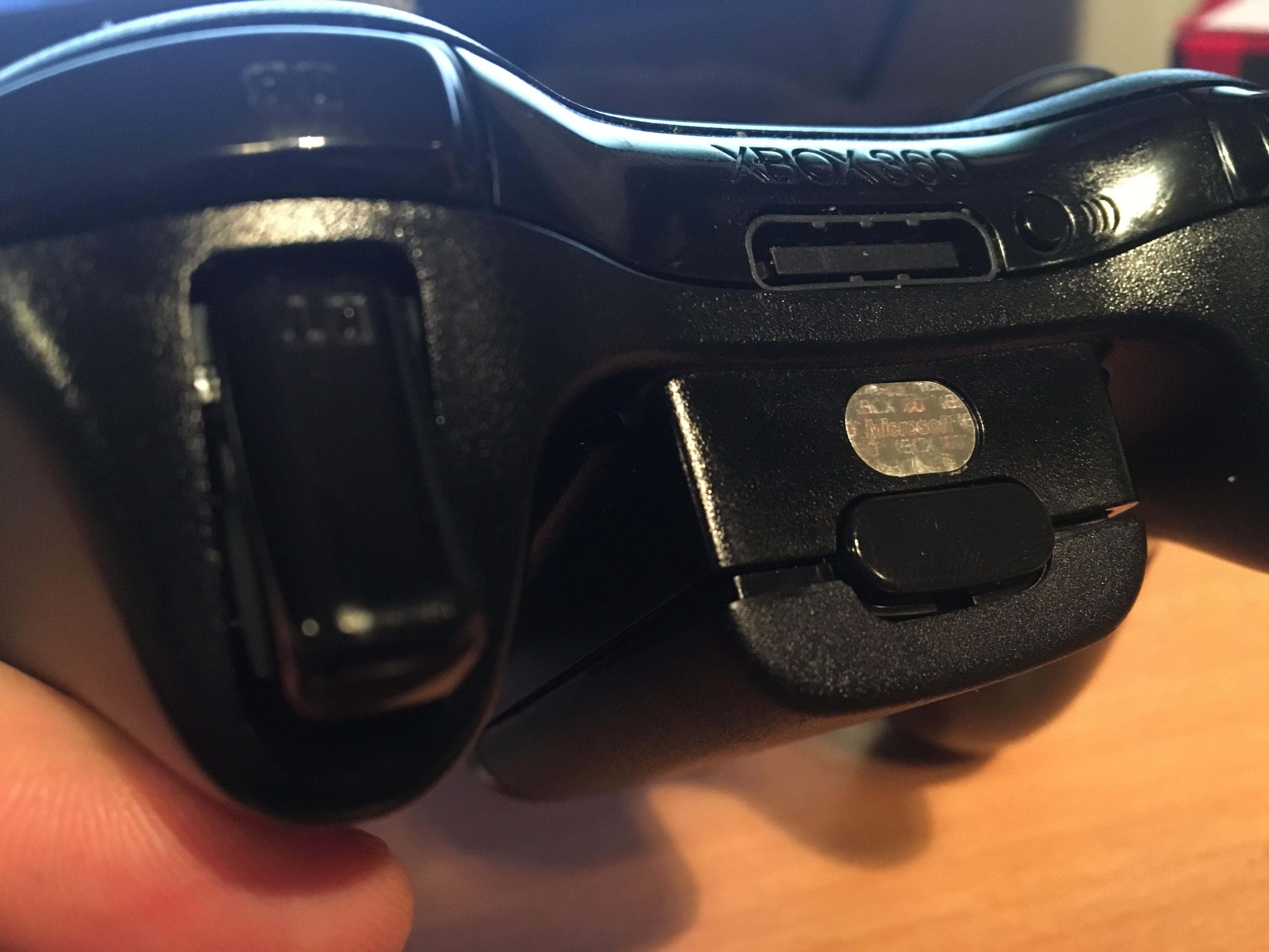 Tips for getting a wireless Xbox 360 battery pack to stay together? r