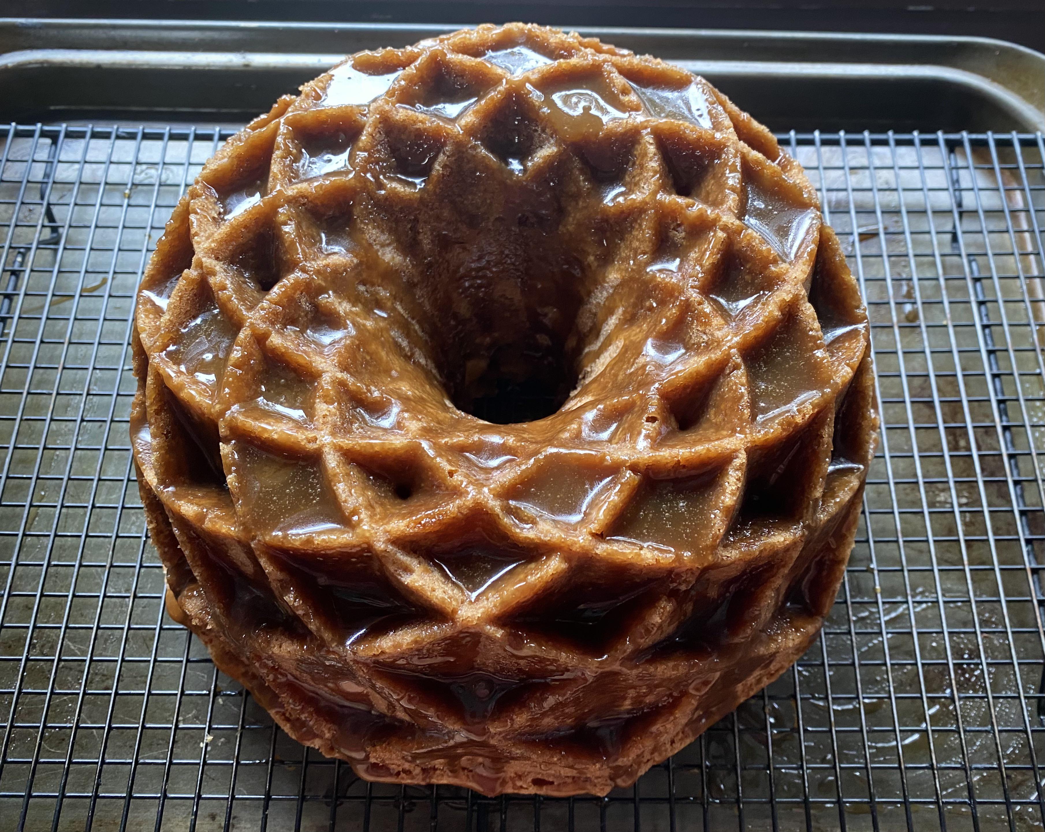 Another year, another caramel apple Bundt cake r/Baking