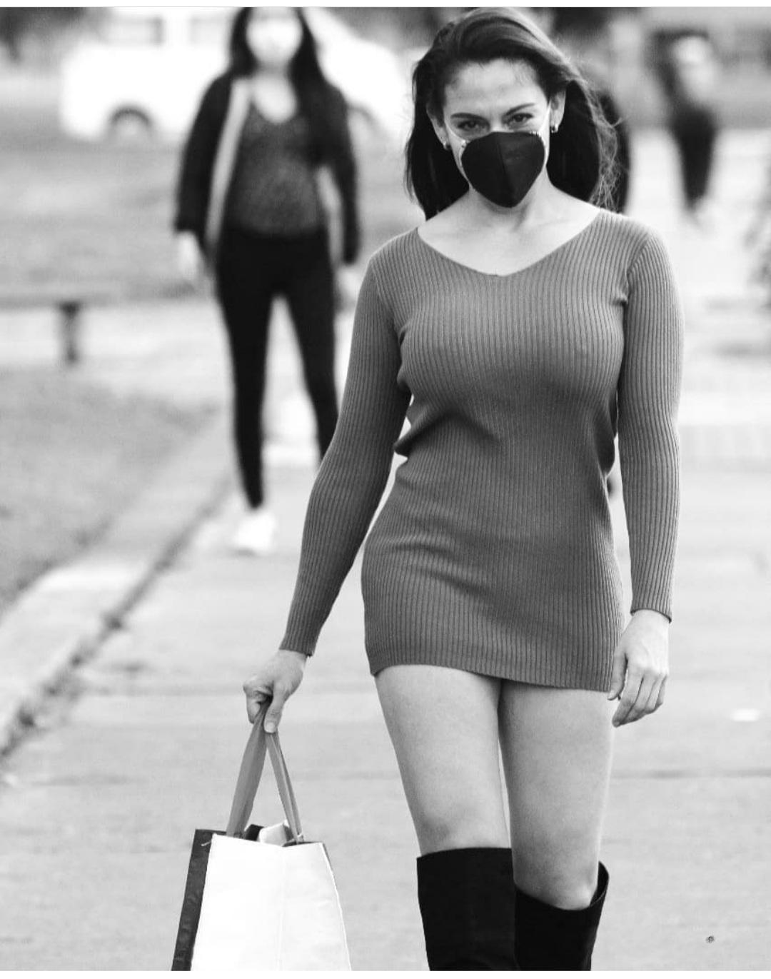 B&W + Covid + Nice Rack = Art r/2busty2hide