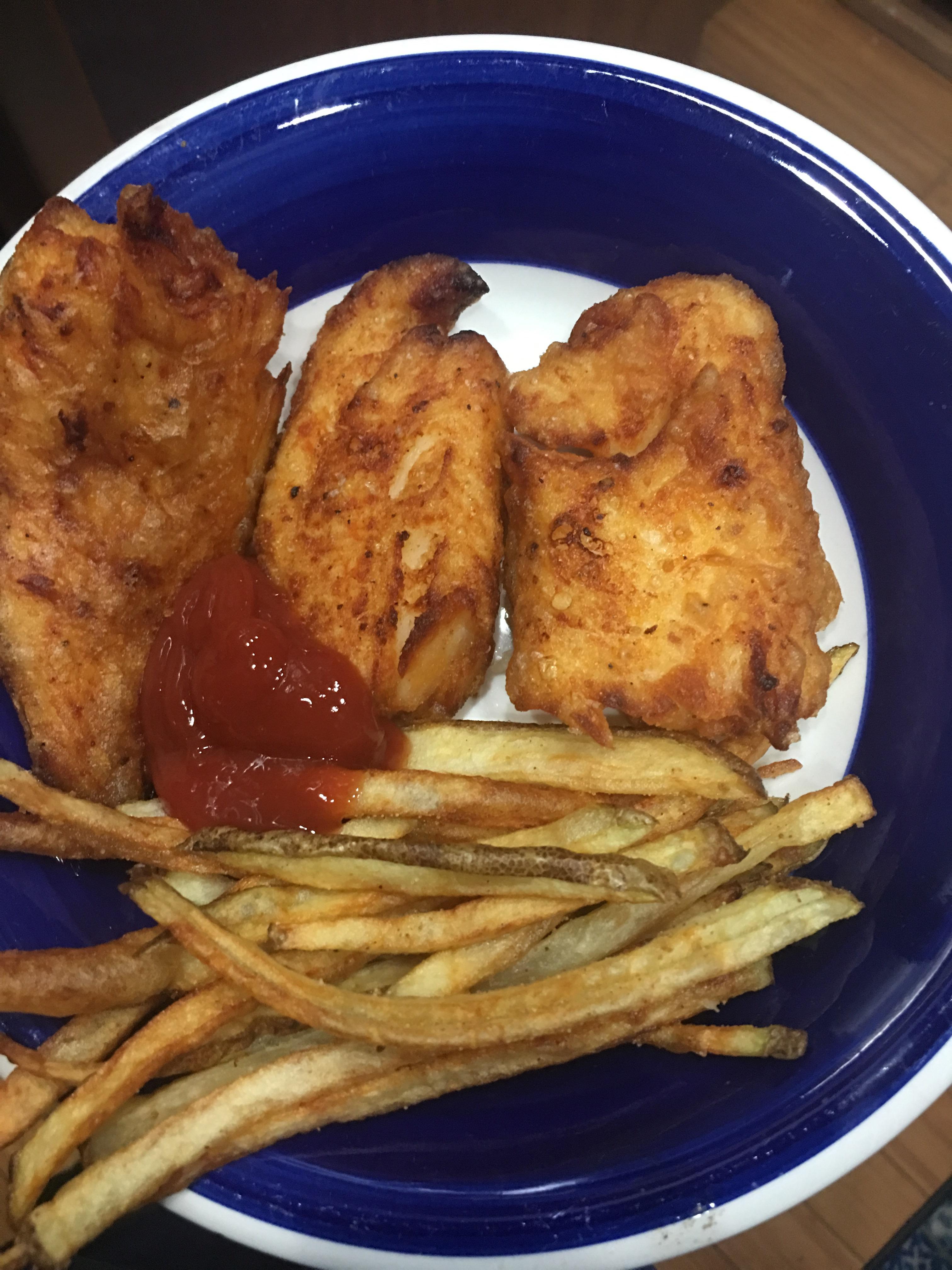 [homemade] fish and chips with sriracha ketchup r/food
