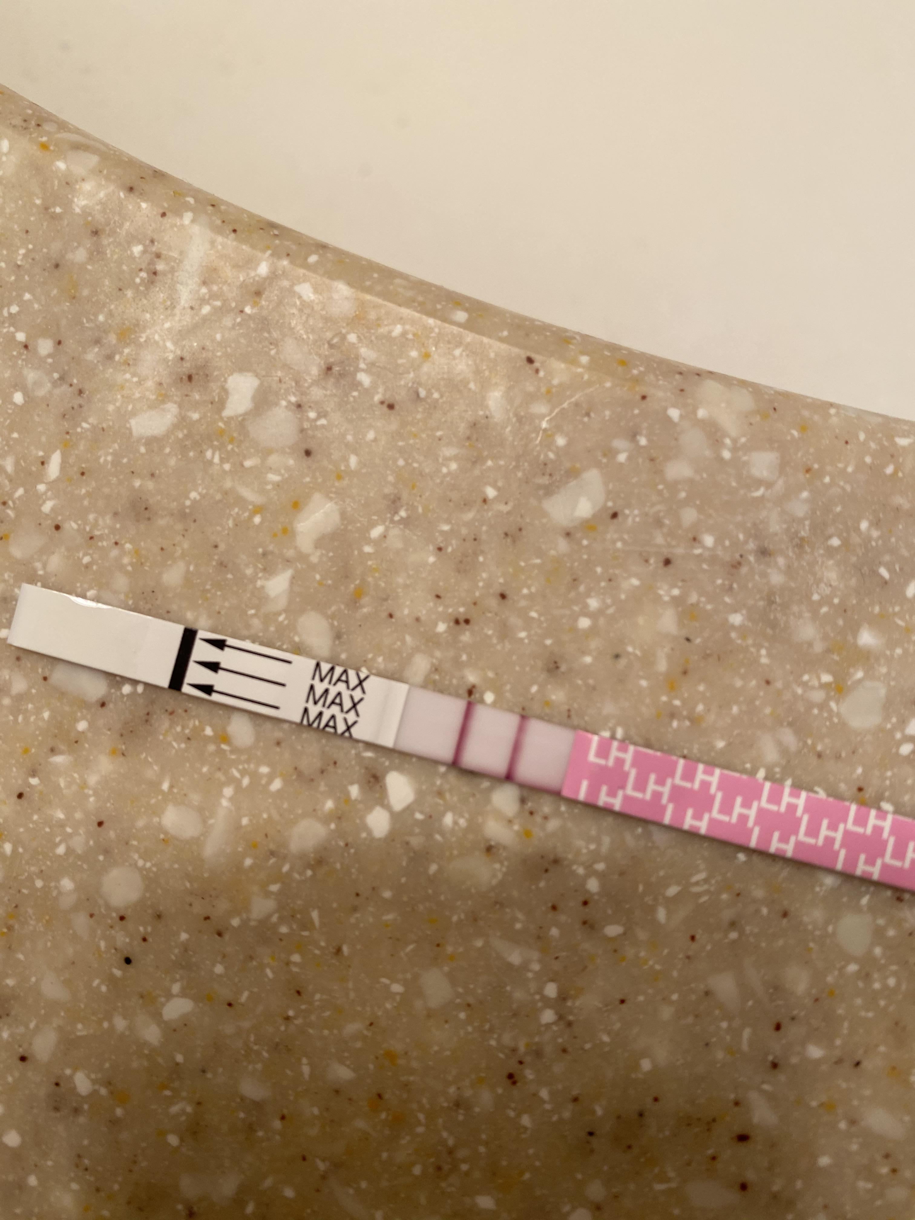 CD14 taken at 1PM. Pregmate LH test strip. Premom says it’s positive