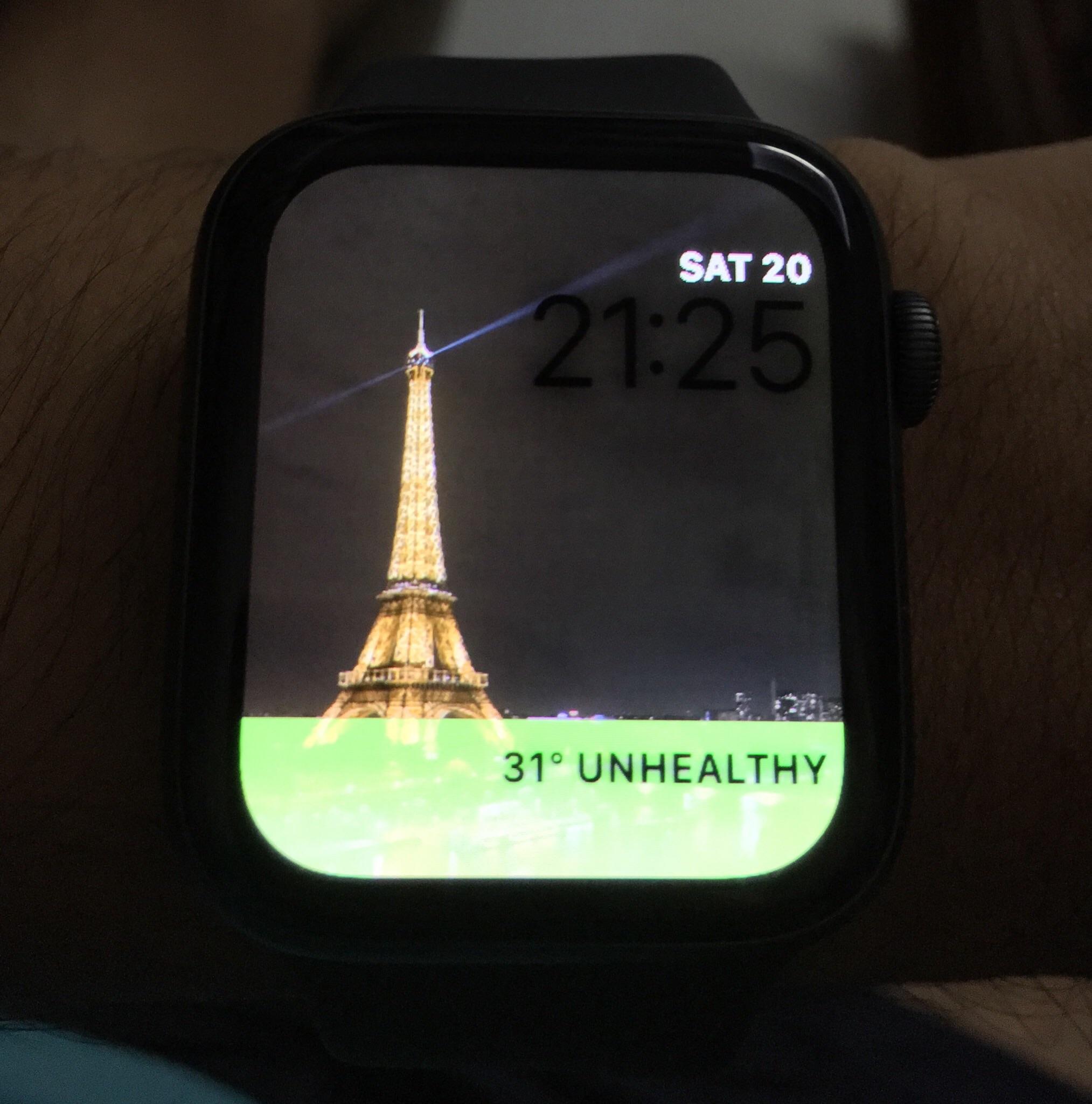 Paris timelapse watch face shows glitches. Big green bar appears at the