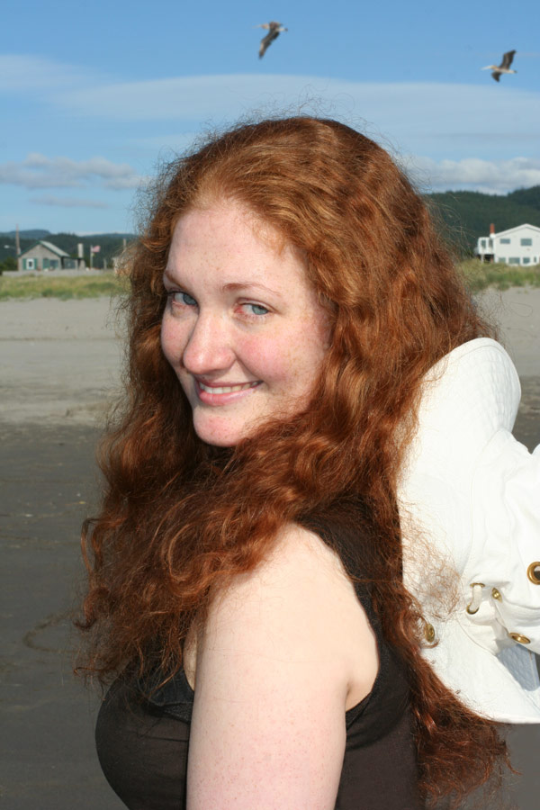 Redhead on the beach : RedheadBeauties