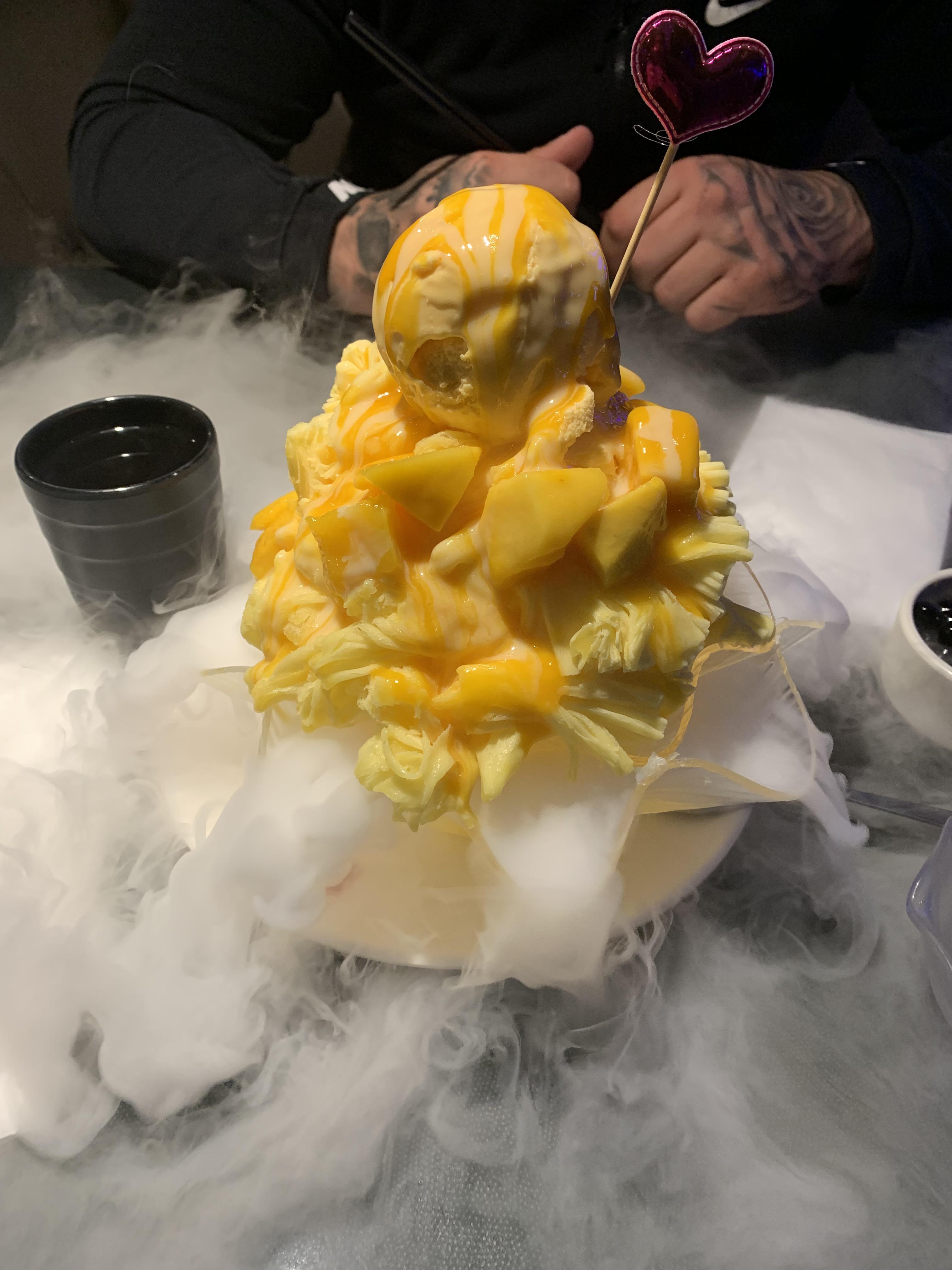 Mango shaved ice at Myst in Vancouver, BC. r/FoodPorn