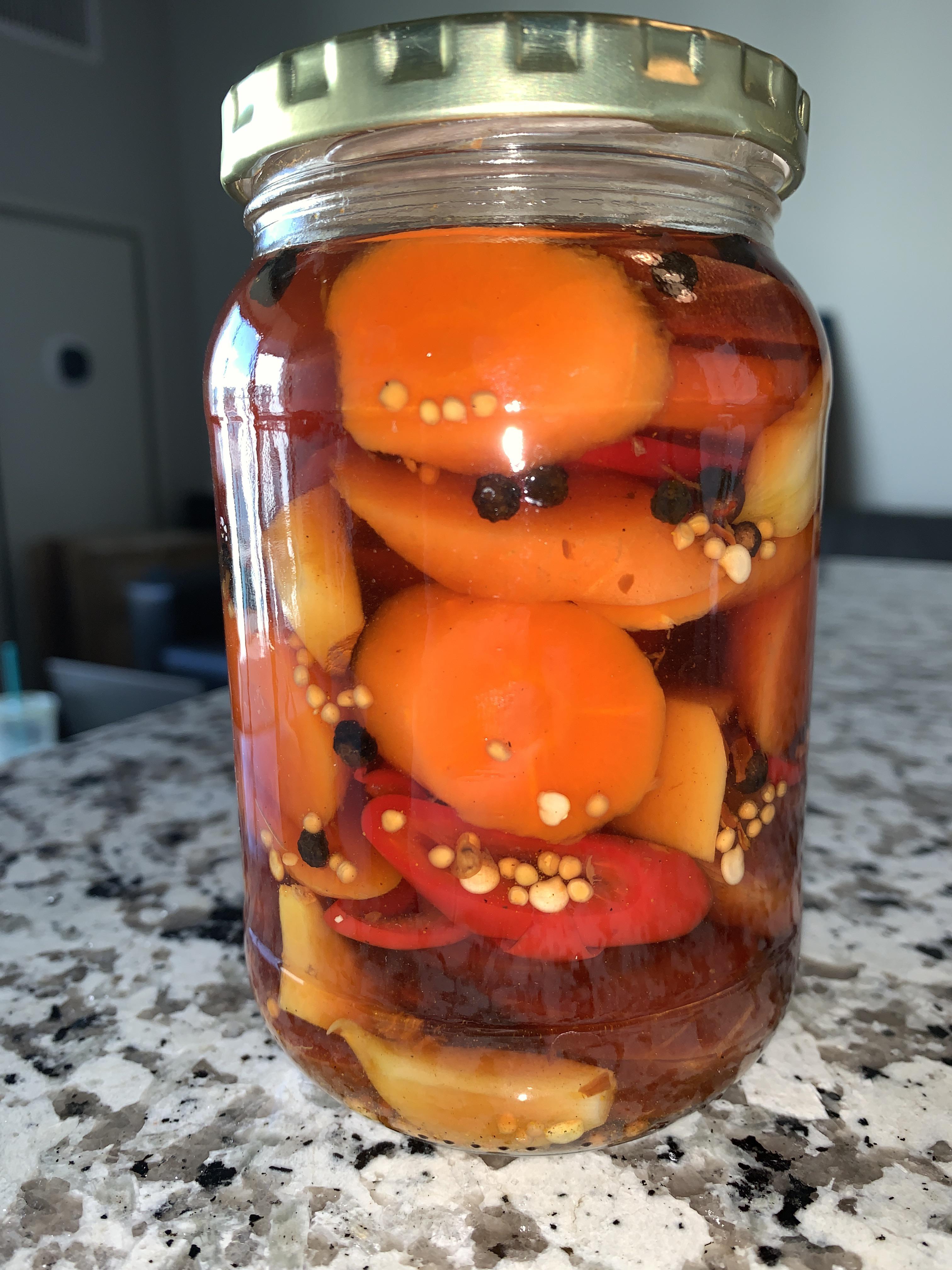 Sweet and spicy Asian pickled carrots r/pickling