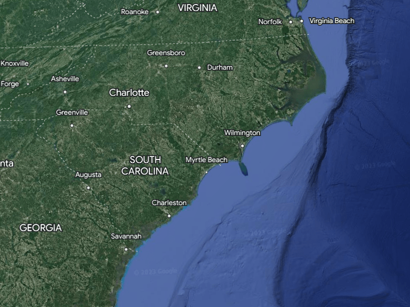 Why didn't a major port city emerge on America's Southeastern coast