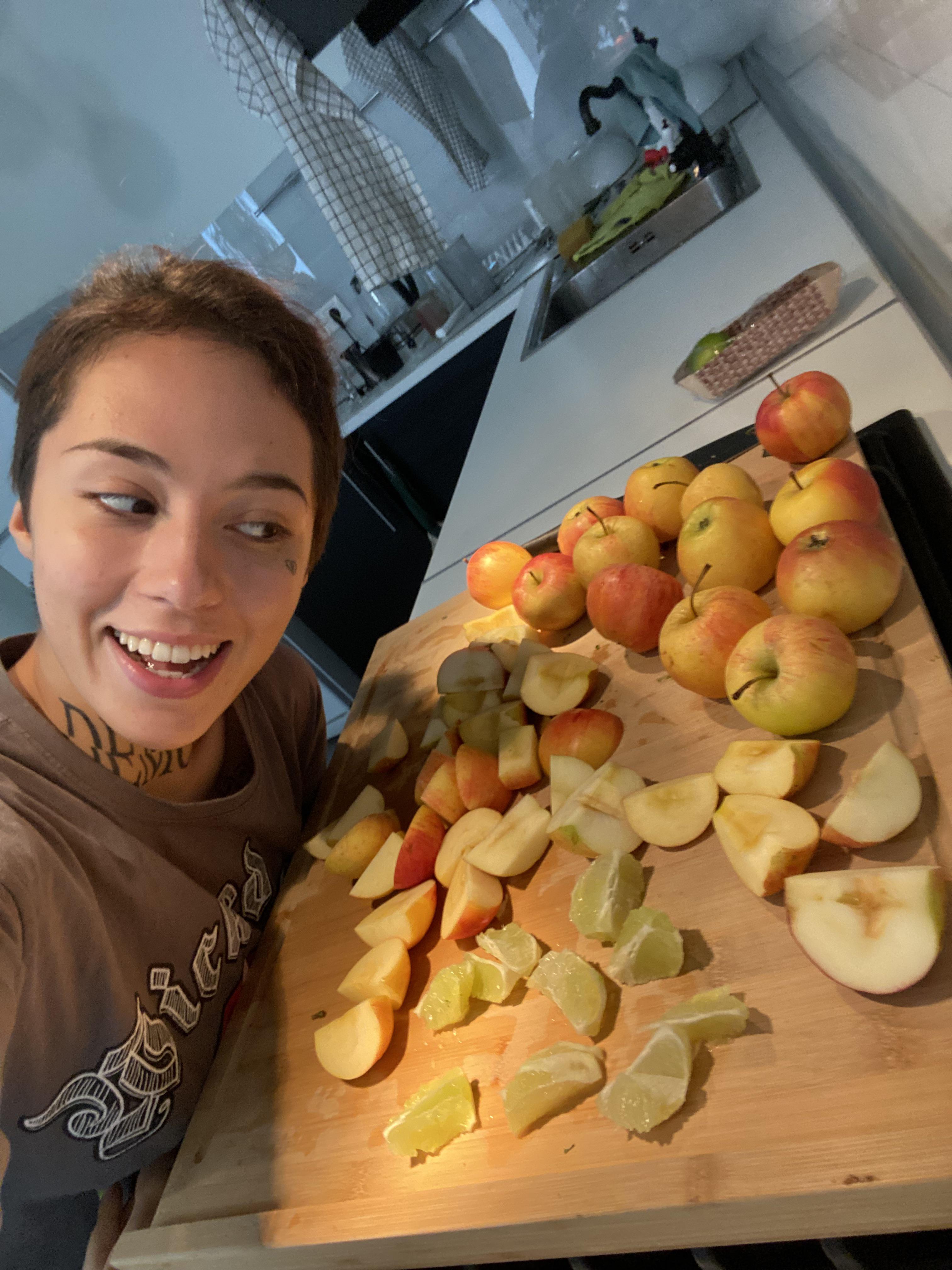 my favorite smoothie is apple + banana + lime👏🏻 have you ever you try