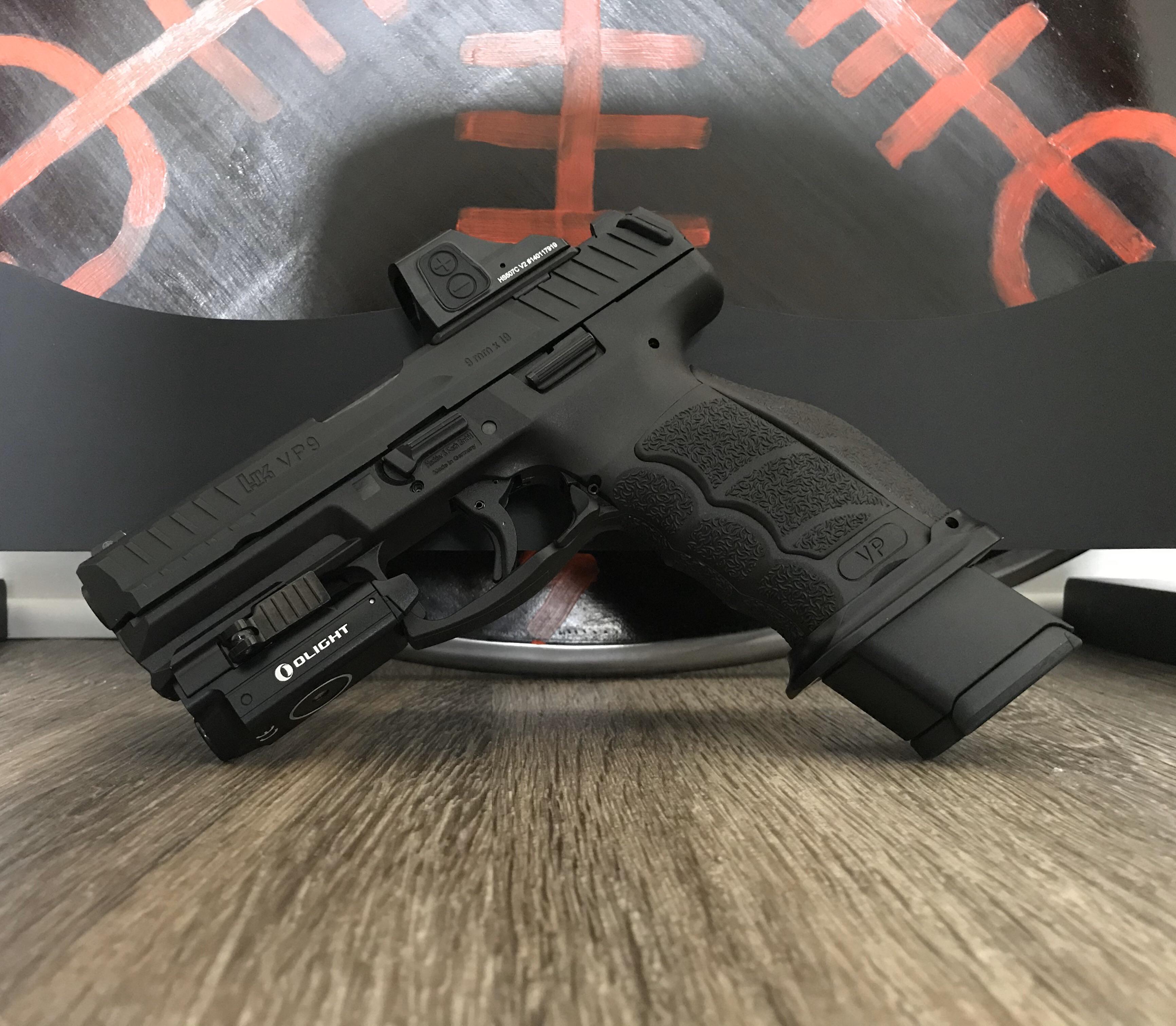 VP9 — Holosun 507CV2, Olight PL MINI, and HK extended magwell r