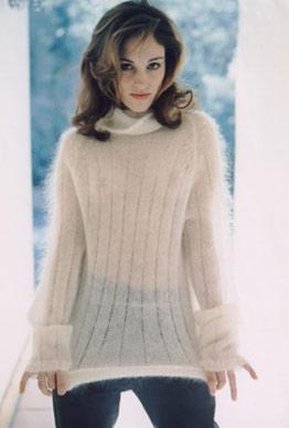 Amy Jo Johnson : Celebs