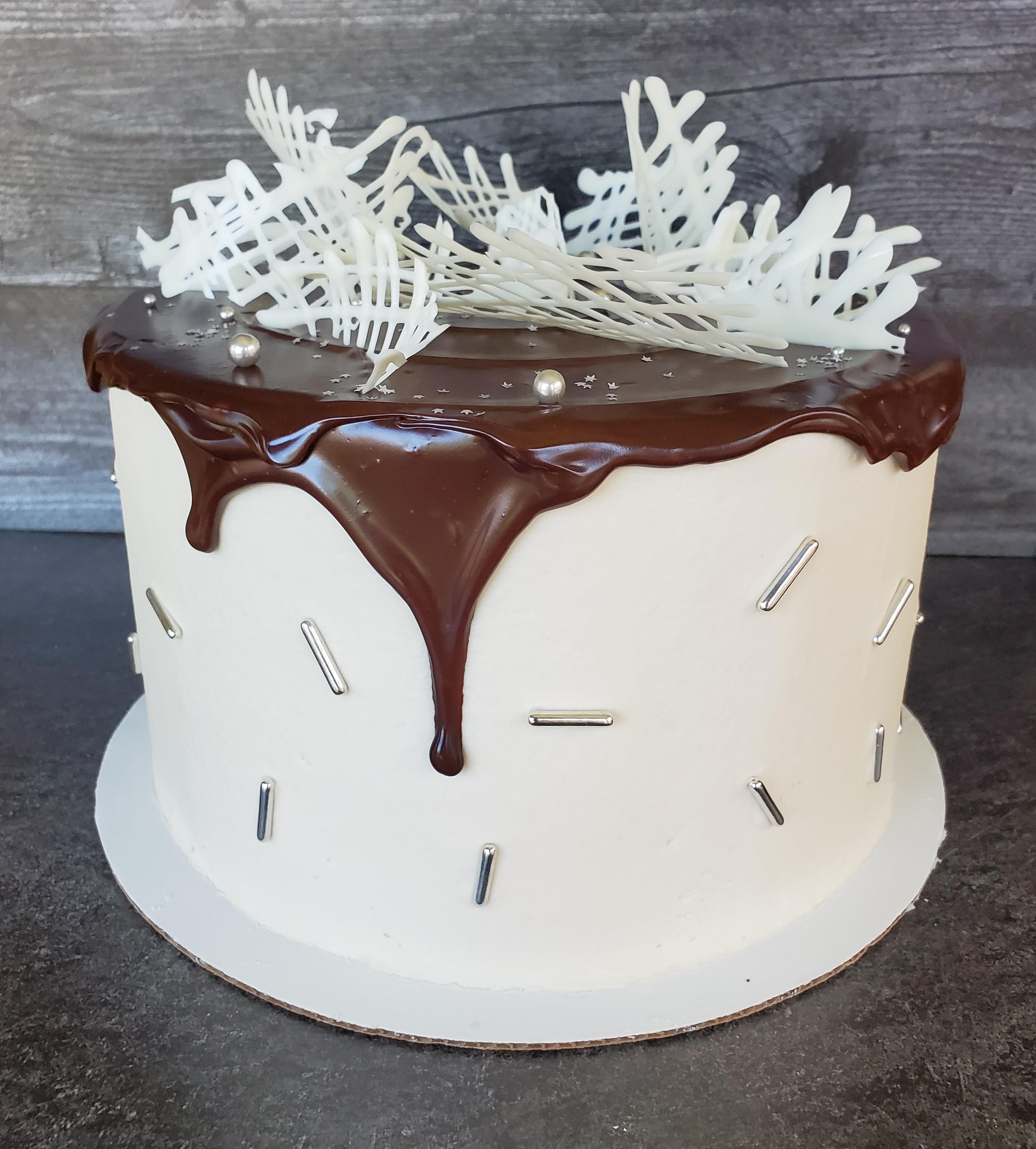 A simple, yet elegant cake I made over the long weekend. Baking