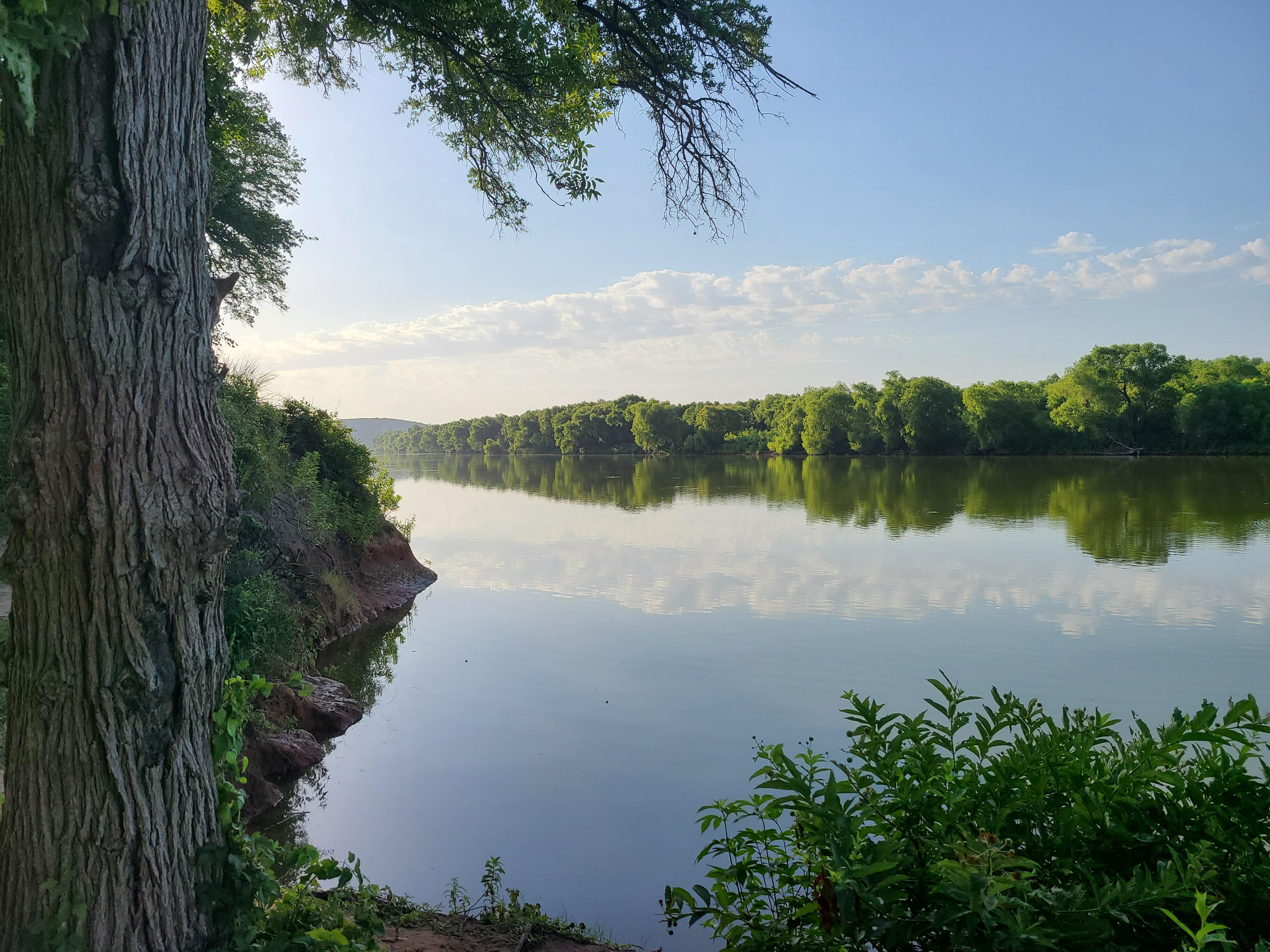 Hidden fishing spot at Hamm Creek Park, Rio Vista Texas [OC] (4032x3024
