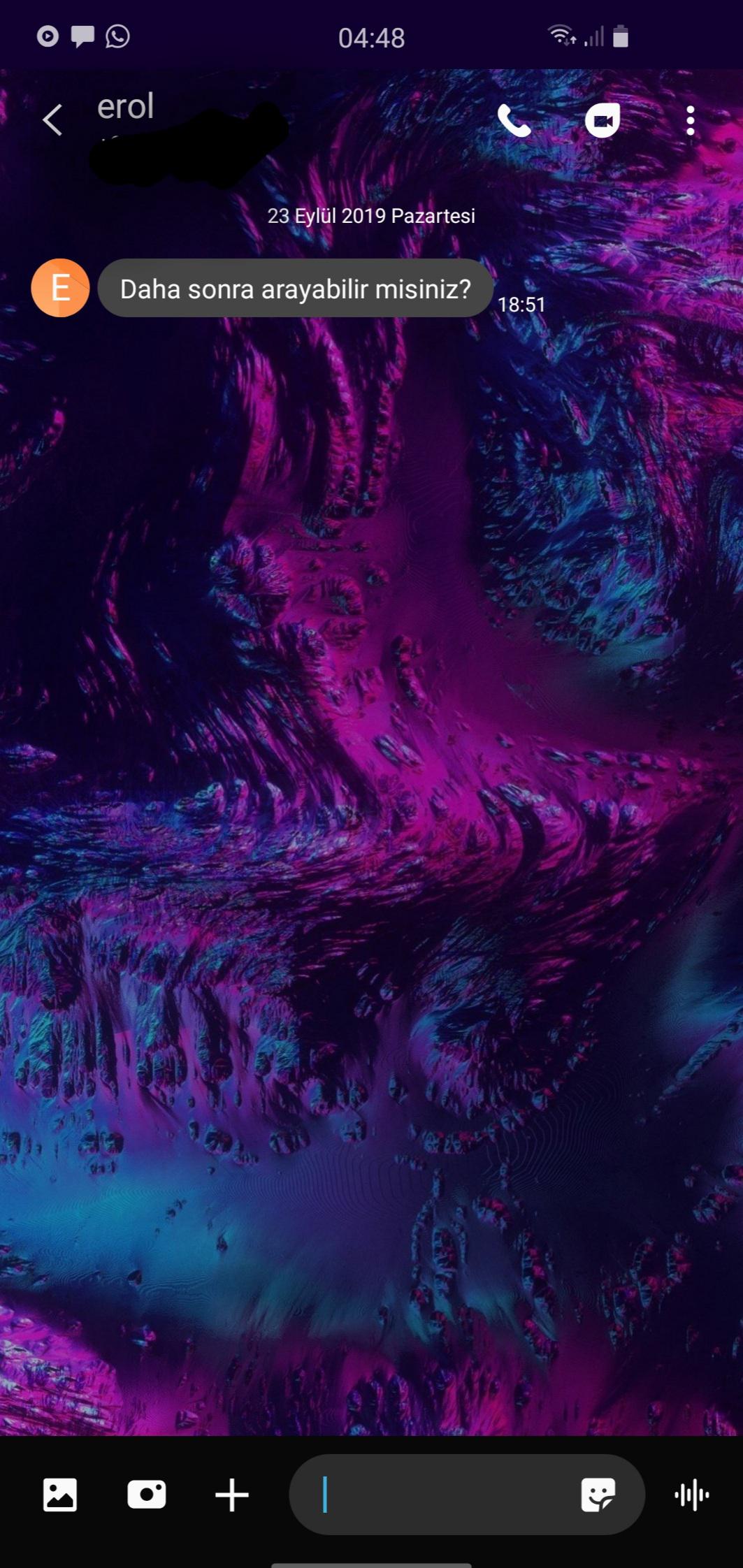 Apparently you can change the wallpaper on Messages app. r/galaxys10