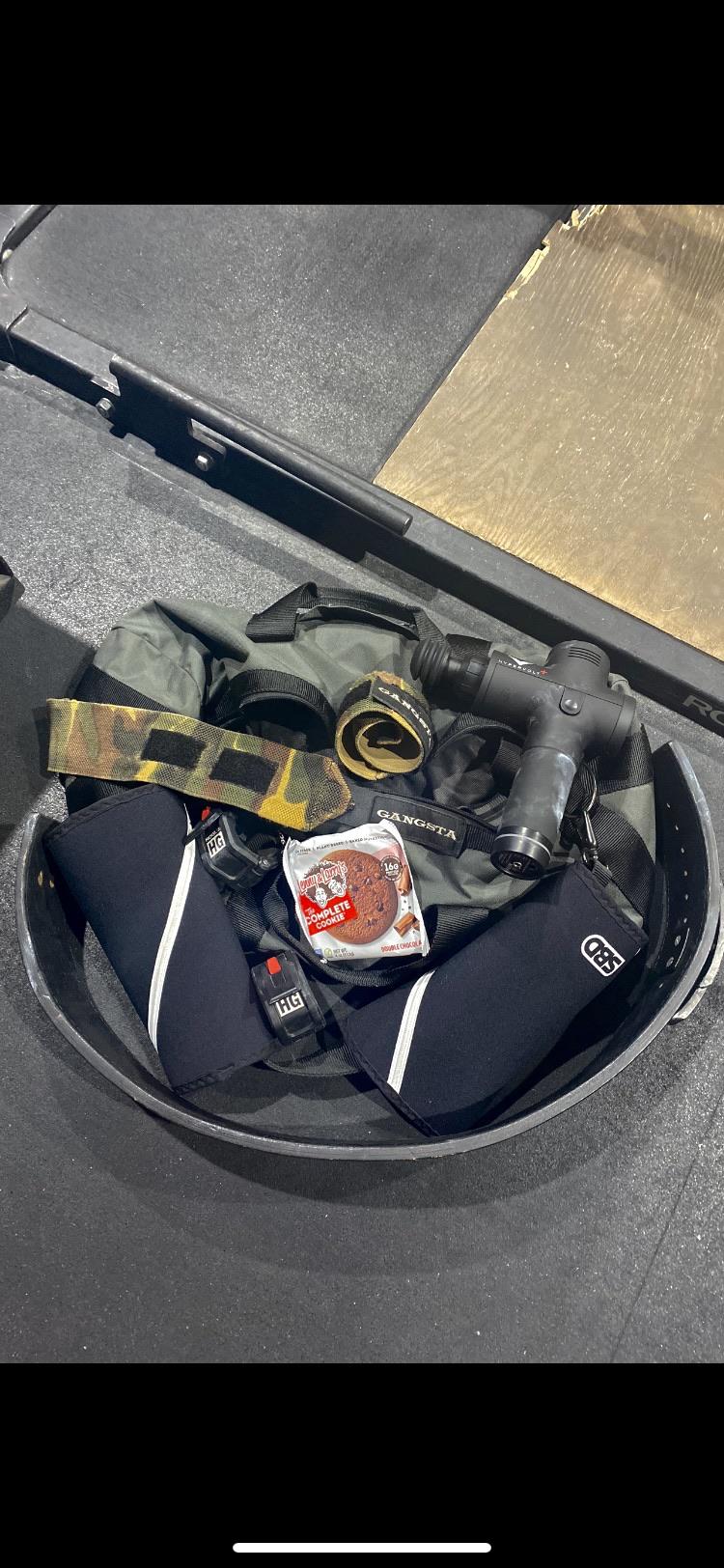 A powerlifters gym day EDC.. somethin a little different r/EDC