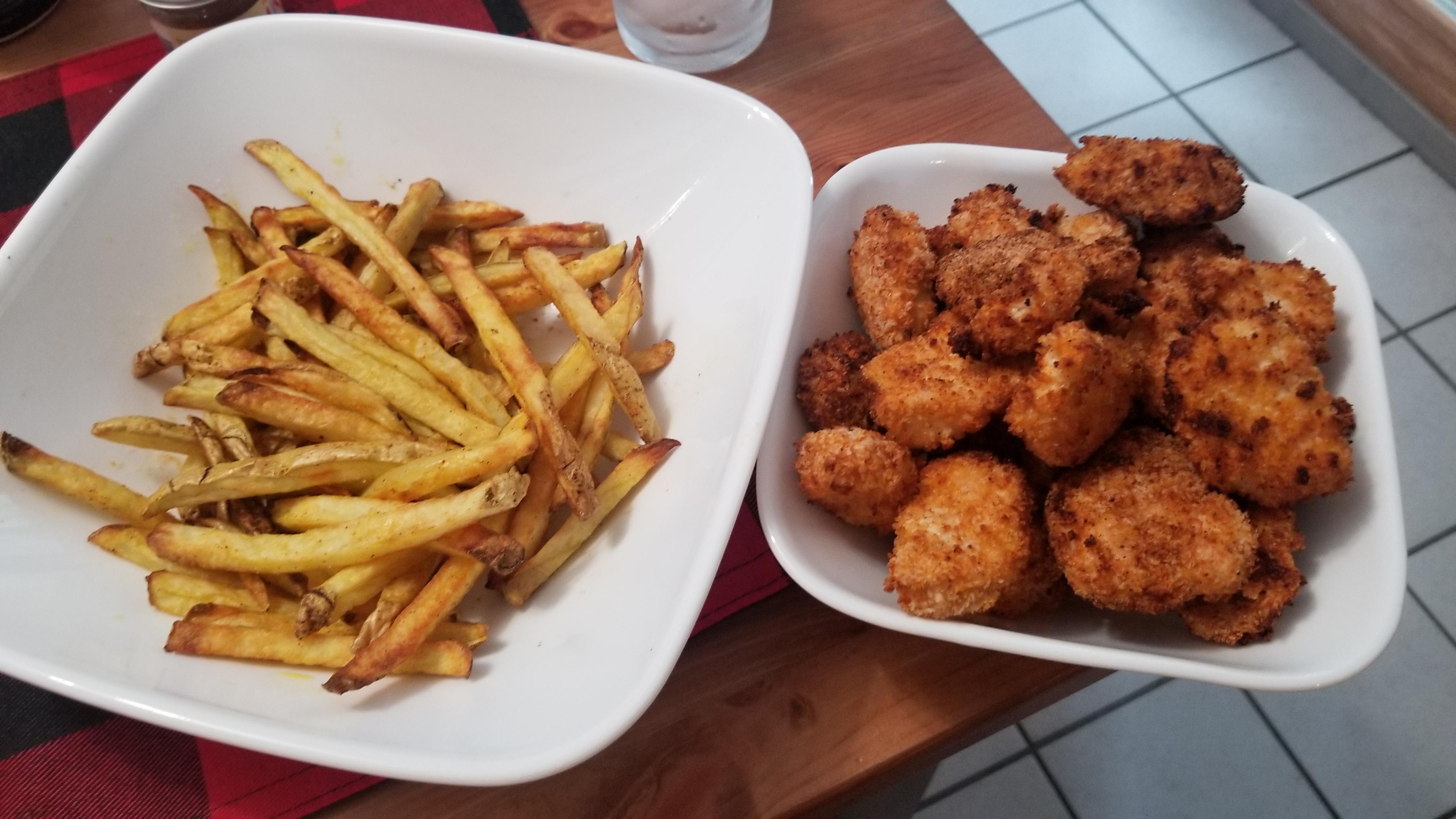 [Homemade] Air Fried Spicy Chicken Nuggets and French Fries r/food
