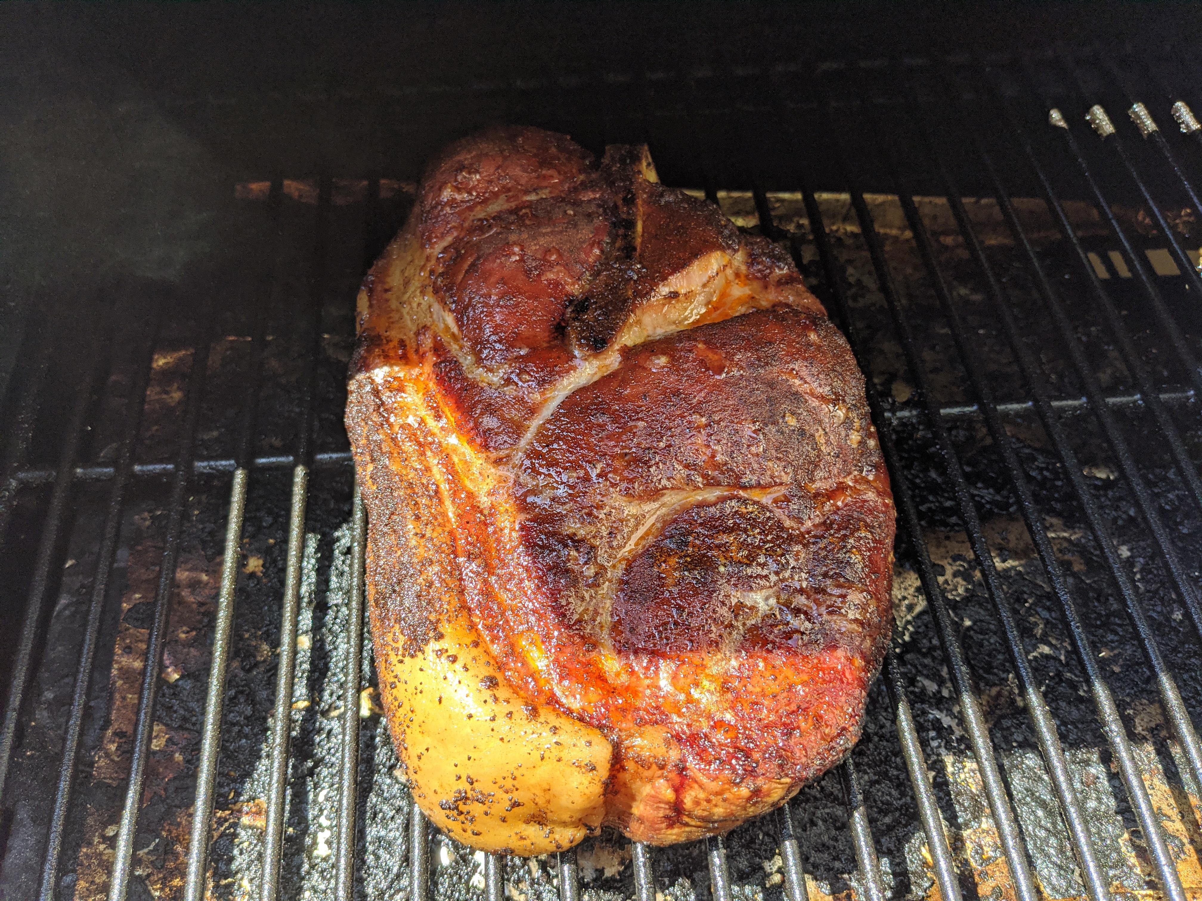 Small pork blade roast on the grill. r/Traeger