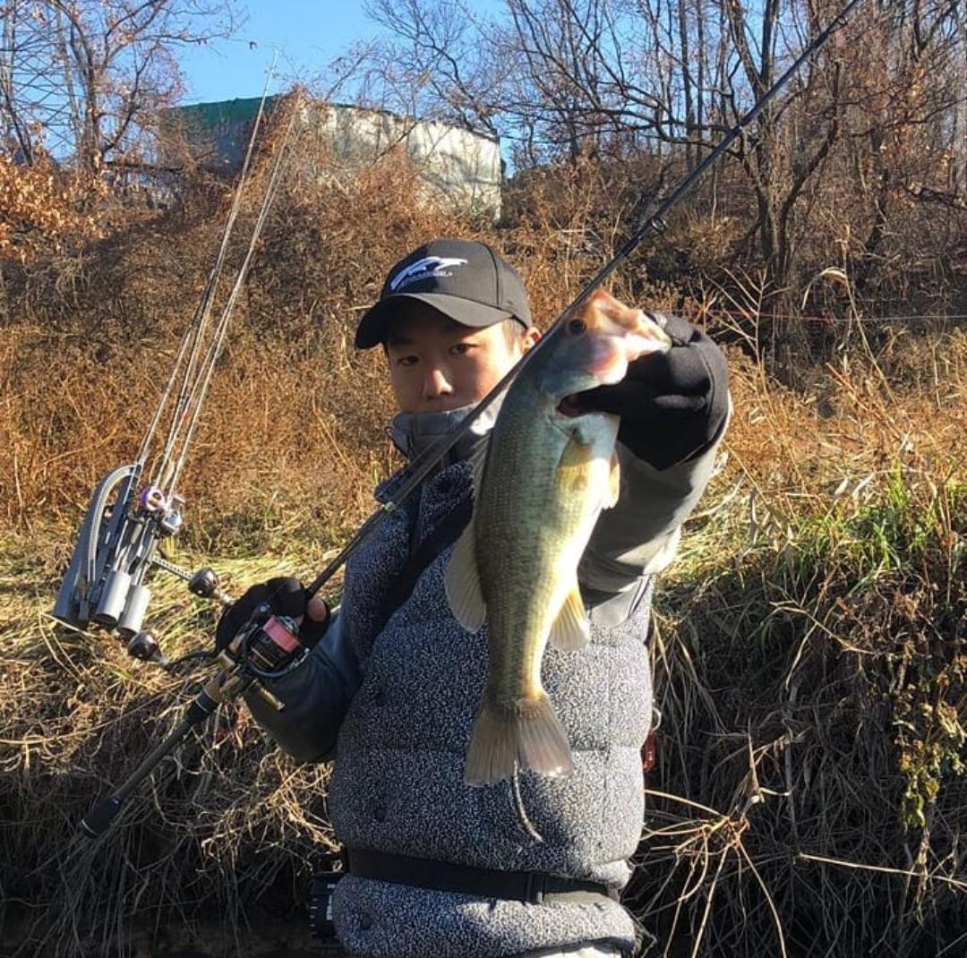 Catching largemouth bass in South Korea! jungler_89 r/bassfishing
