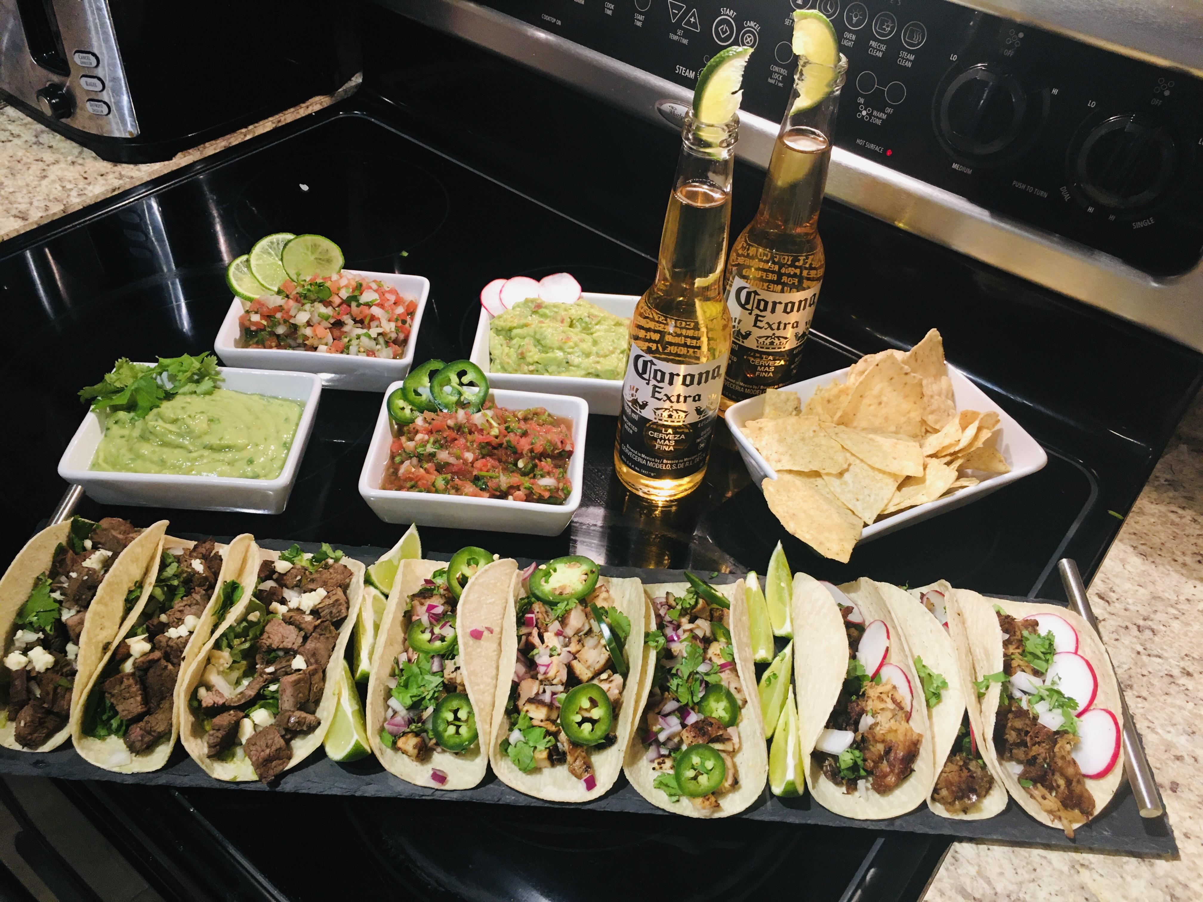 [Homemade] Carne Asada, Tacos de Pollo, Pork Carnitas Tacos. With