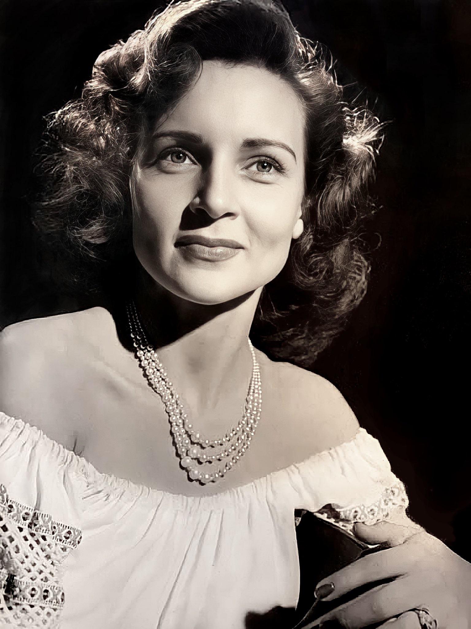 Betty White (1940s) OldSchoolCool