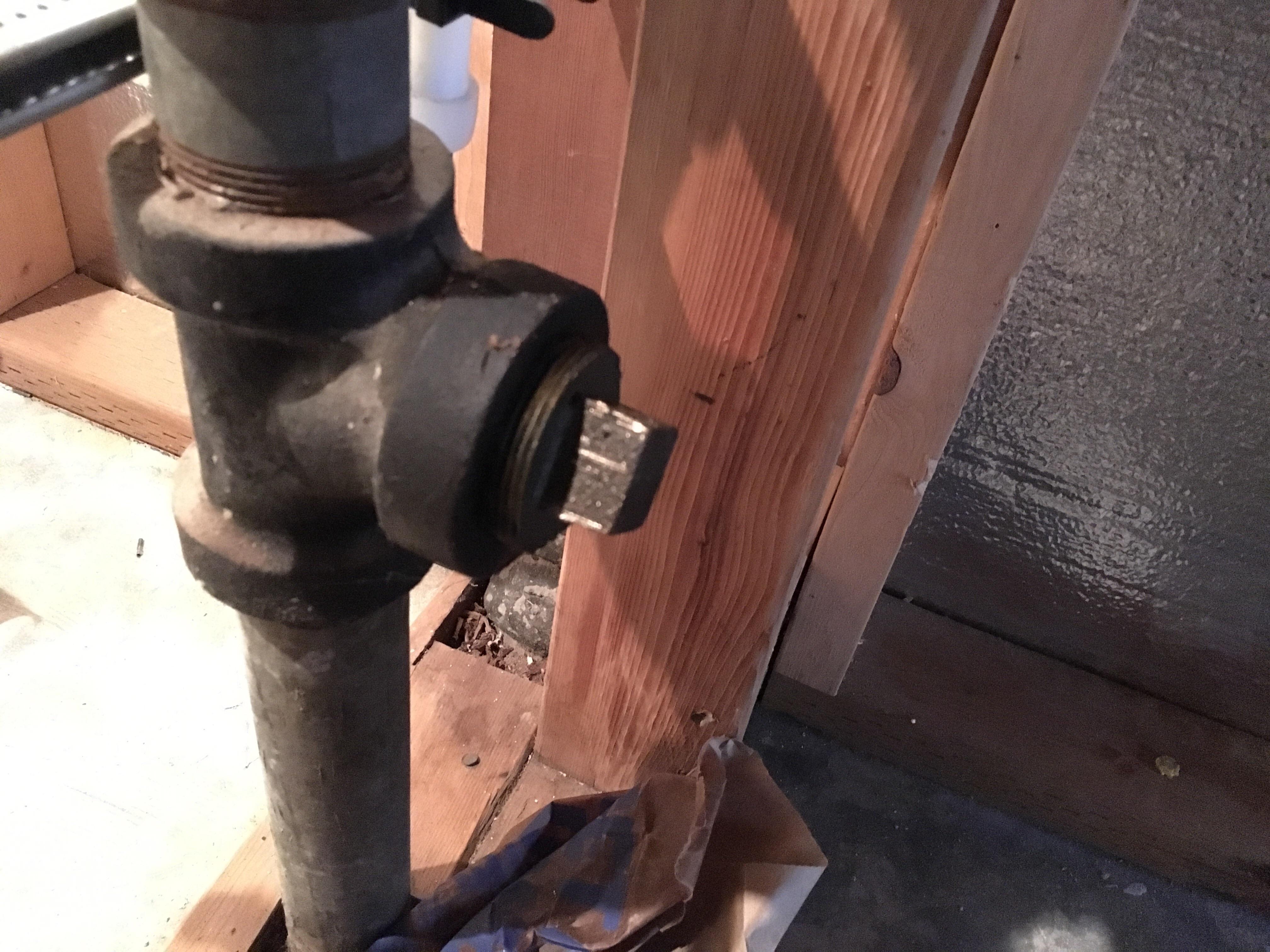 Advice help: best way to remove this plug? : r/Plumbing