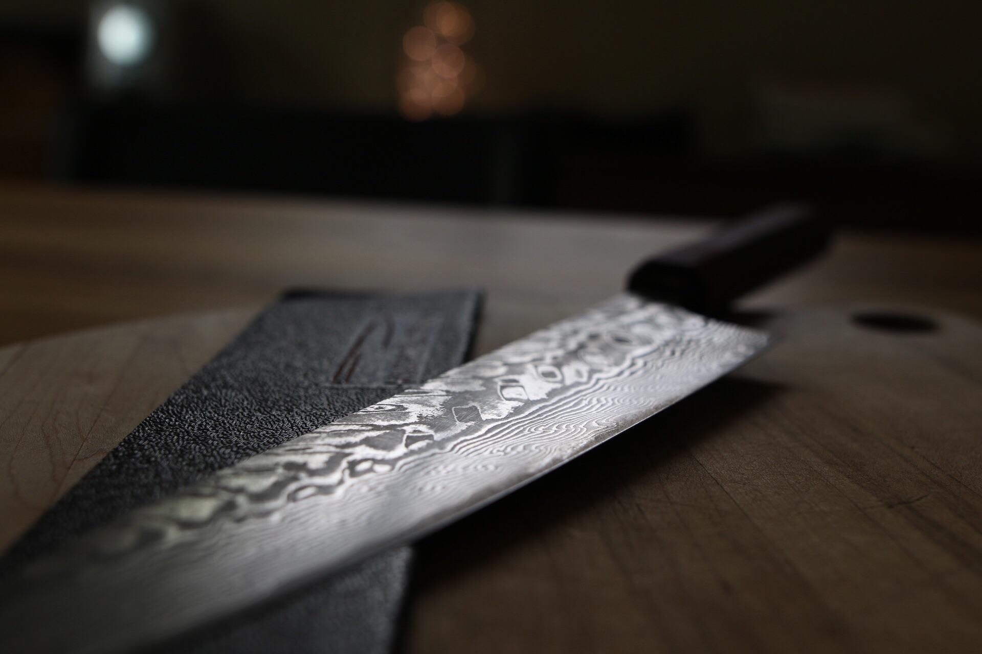 Rosewood and red Pakka handle. SG2 Nickel Damascus steel. r/knives