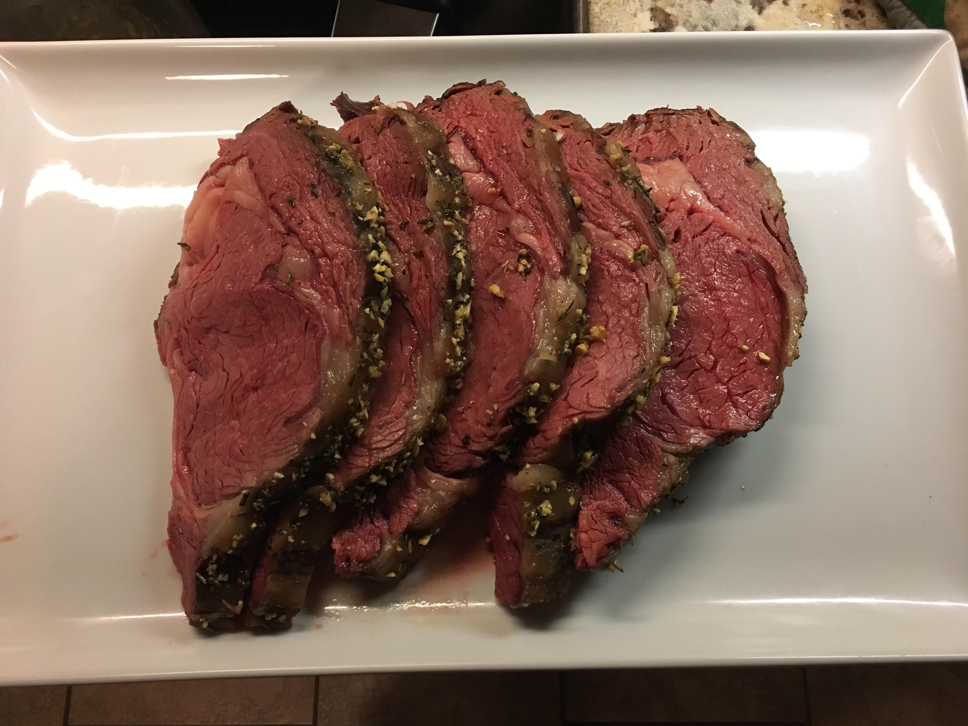 [Homemade] Rosemary and Garlic Crusted Prime Rib r/food