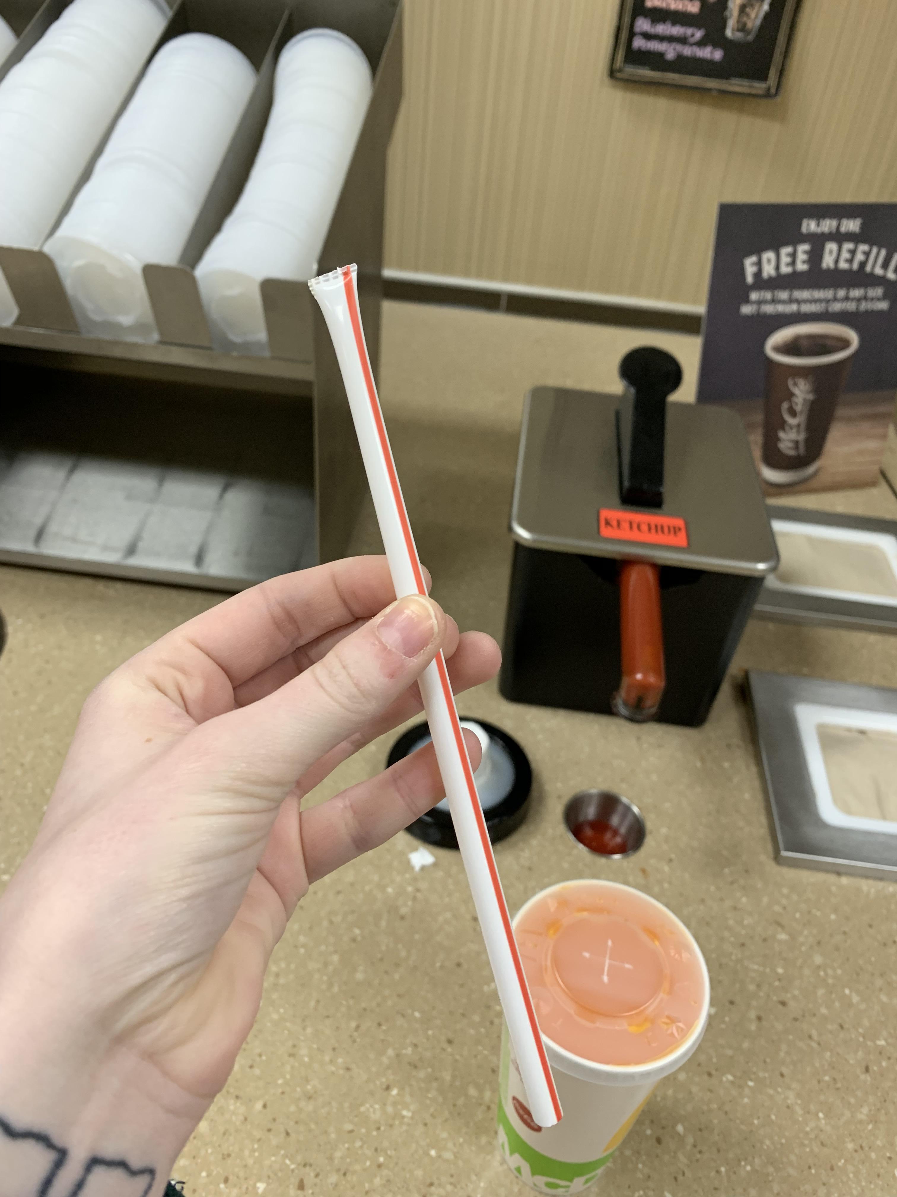 A straw i found at McDonalds r/mildlyinteresting