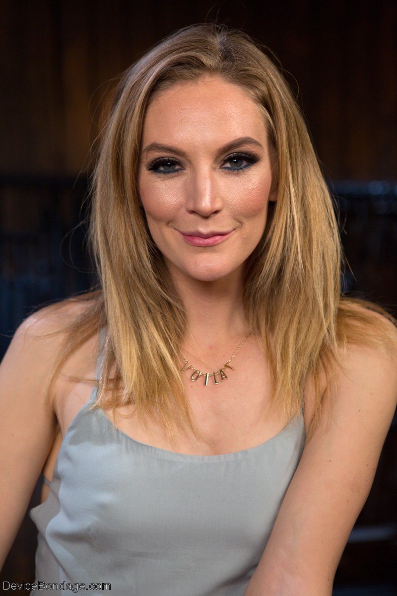 mona wales : ClassyPornstars