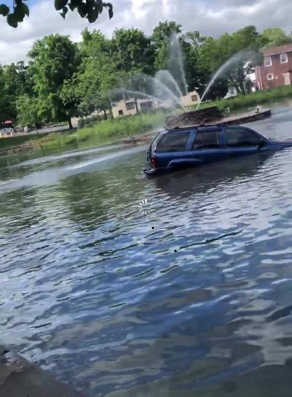 Fountain city duck pond. To much cinco de mayo maybe? r/Knoxville