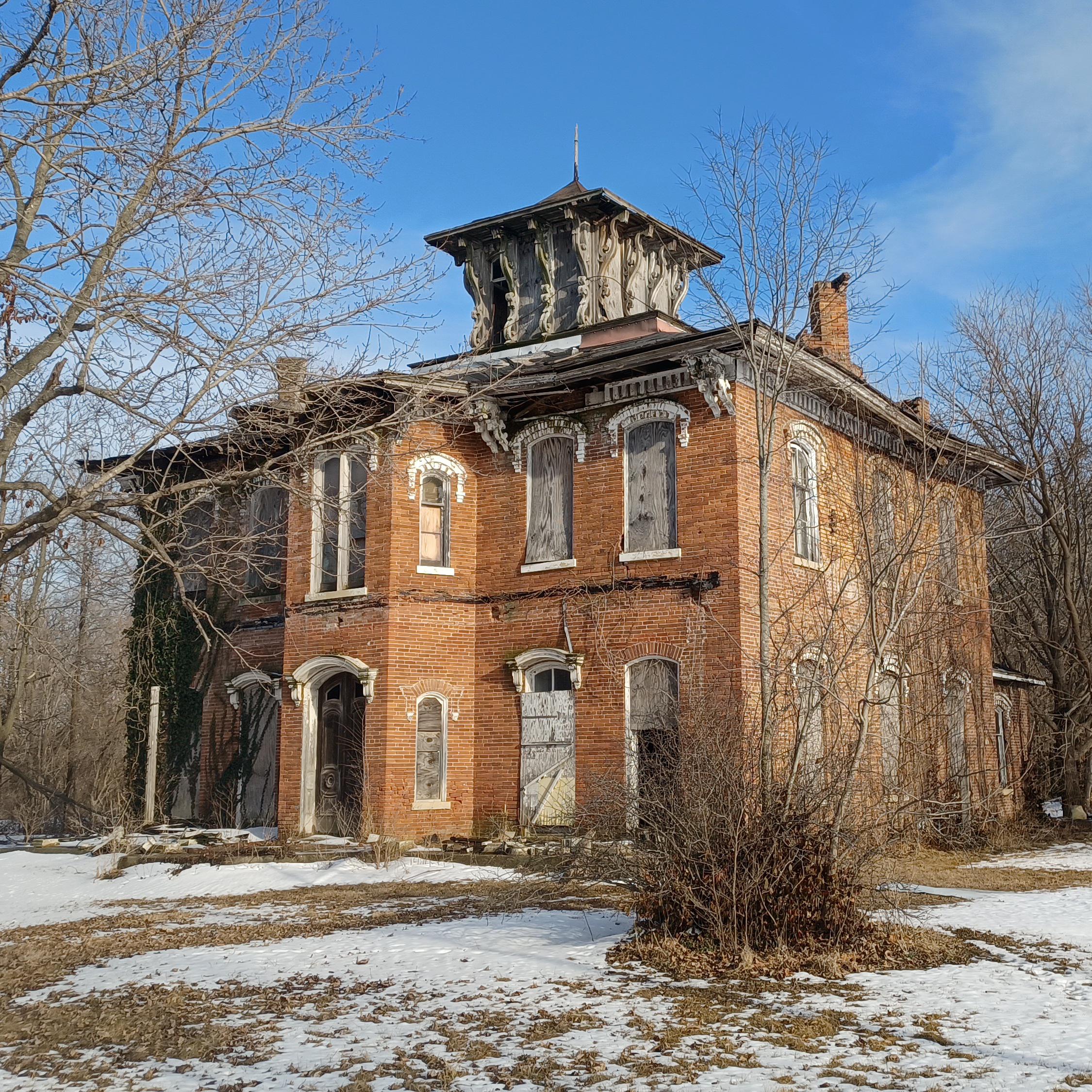 1840s Gatton Mansion in the village of Bath, Illinois. Built by the town founder Major Benjamin
